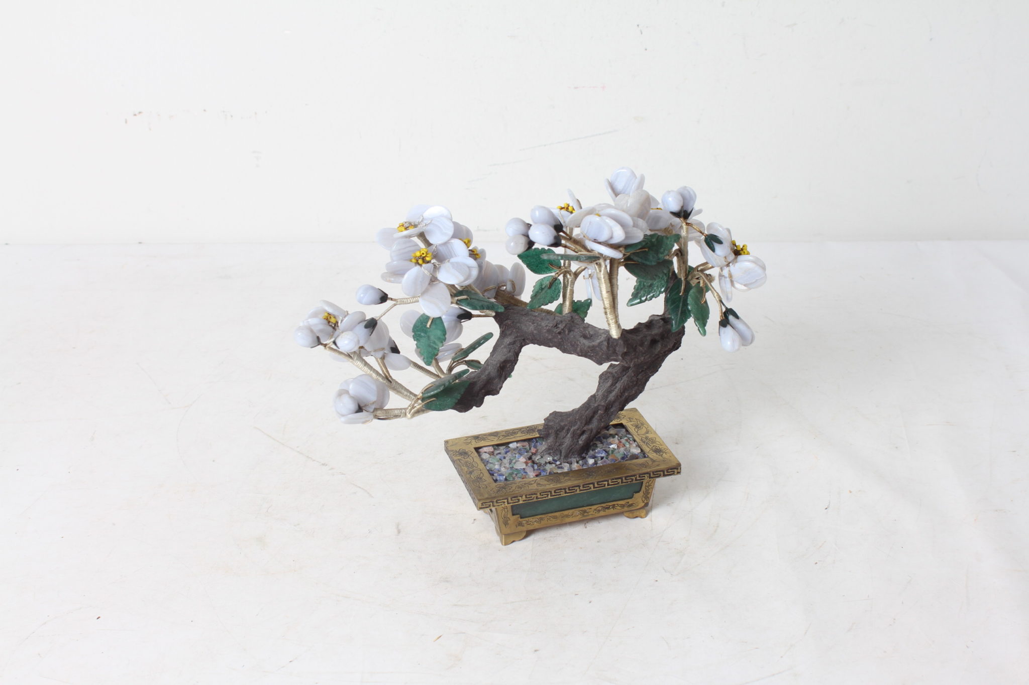 jardiniere-chinoise-laiton-dore-bonsai-jade-objets-deco-occasion-emmaus-scherwiller-etikette (1)
