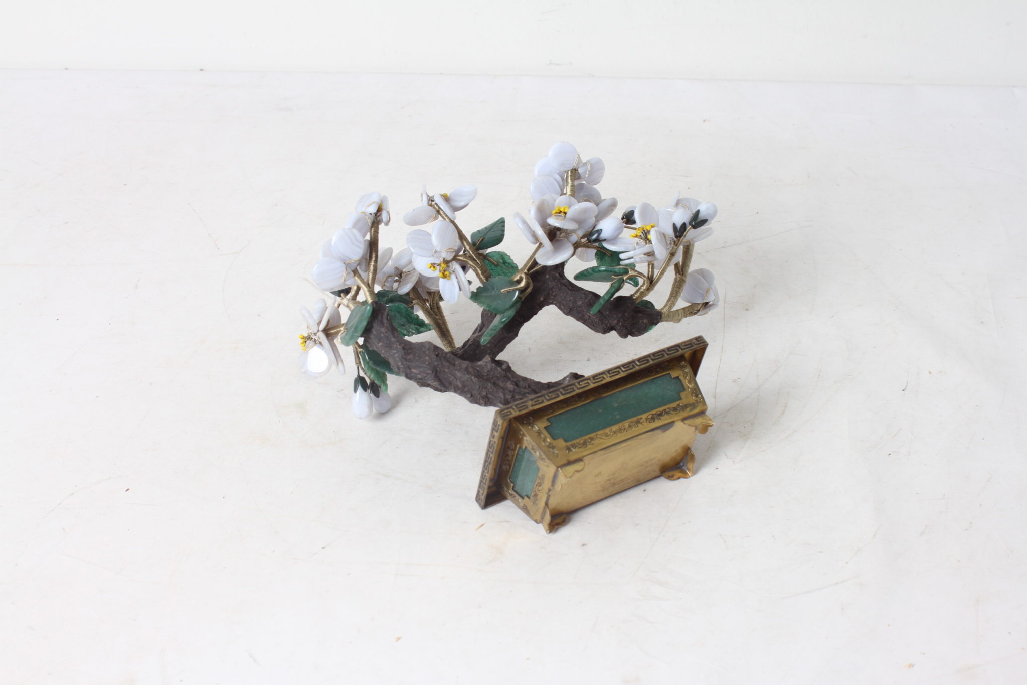 jardiniere-chinoise-laiton-dore-bonsai-jade-objets-deco-occasion-emmaus-scherwiller-etikette (4)