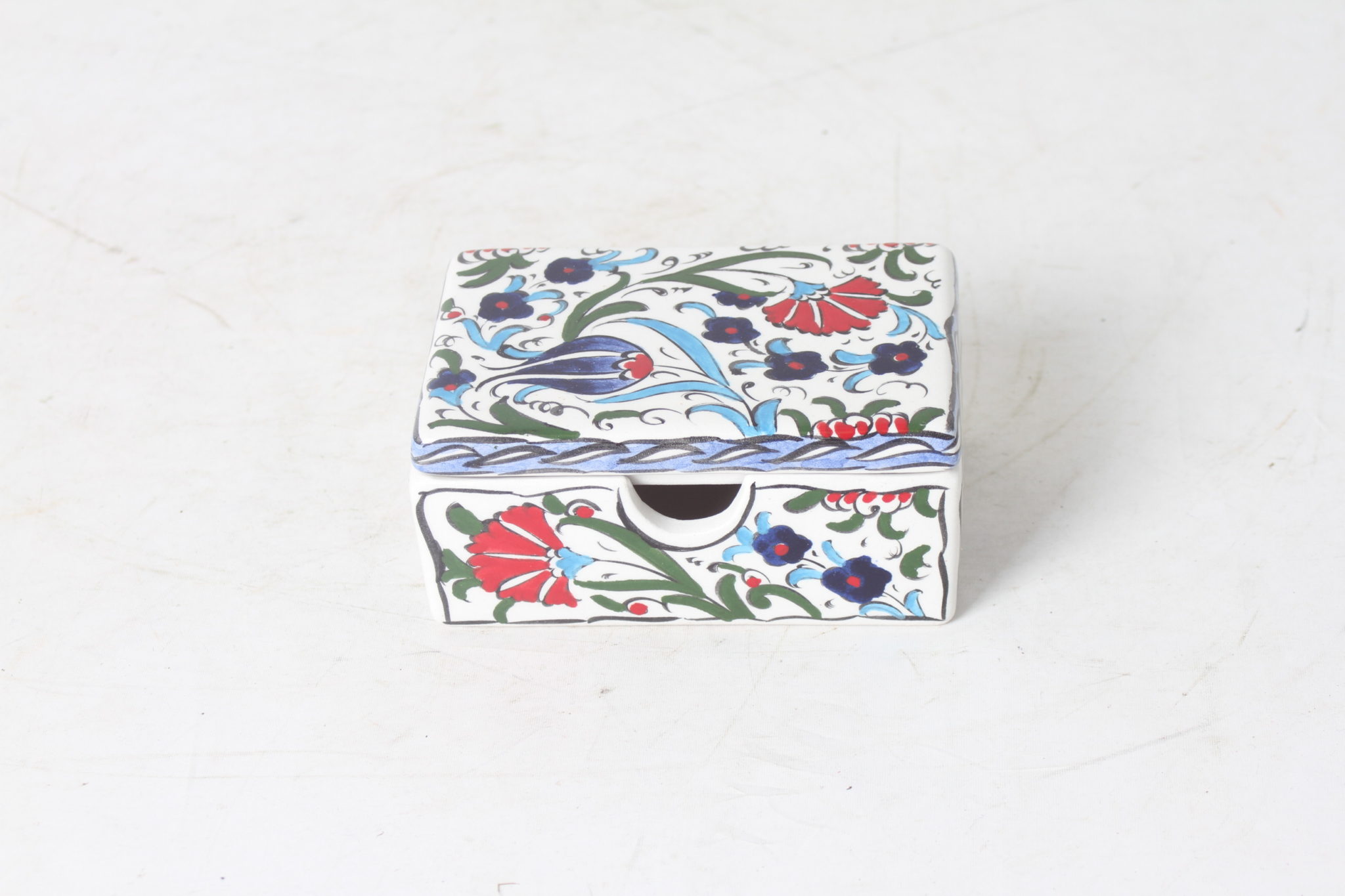 petite-boite-en-ceramlique-turque-motif-floral-objets-deco-occasion-emmaus-scherwiller-etikette (3)