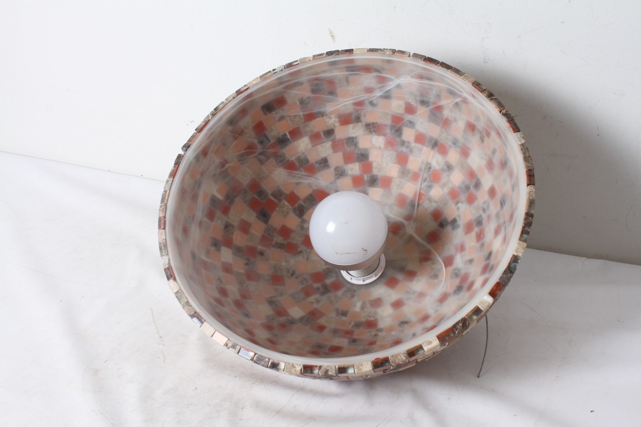 suspension-dome-lucide-mosaique-verre-luminaires-design-occasion-emmaus-scherwiller-etikette (1)