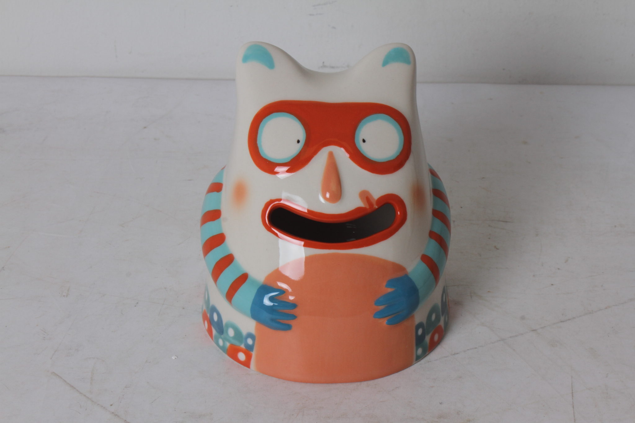 tirelire-glouton-masque-djeco-ceramique-objets-deco-idees-cadeaux-occasion-emmaus-scherwiller-etikette (3)