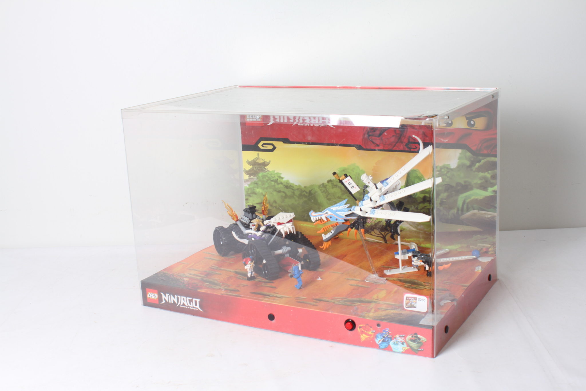 vitrine-officielle-lego-ninjago-2260-2263-eclairee-jeux-jouets-collection-occasion-emmaus-scherwiller-etikette (2)