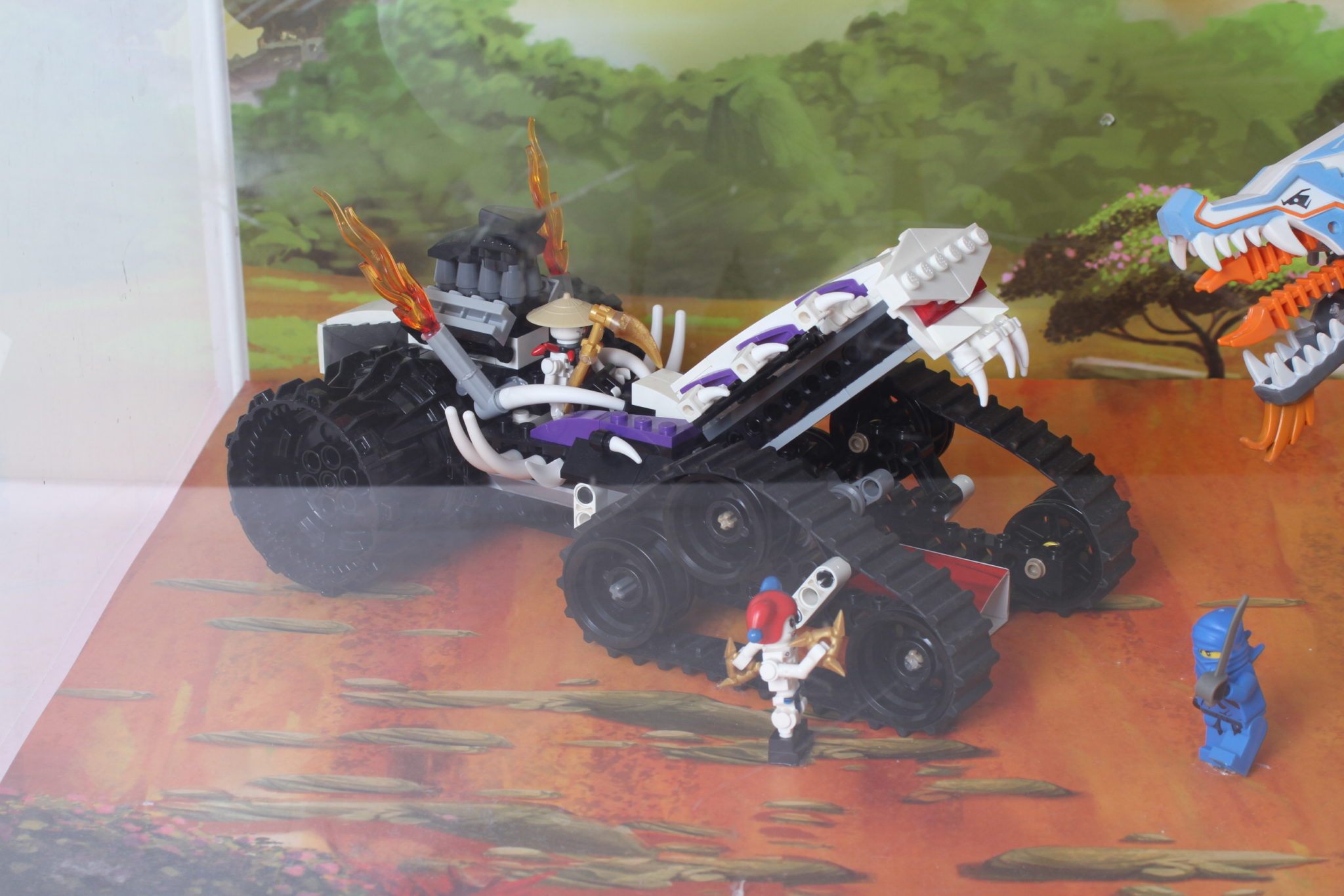 vitrine-officielle-lego-ninjago-2260-2263-eclairee-jeux-jouets-collection-occasion-emmaus-scherwiller-etikette (4)