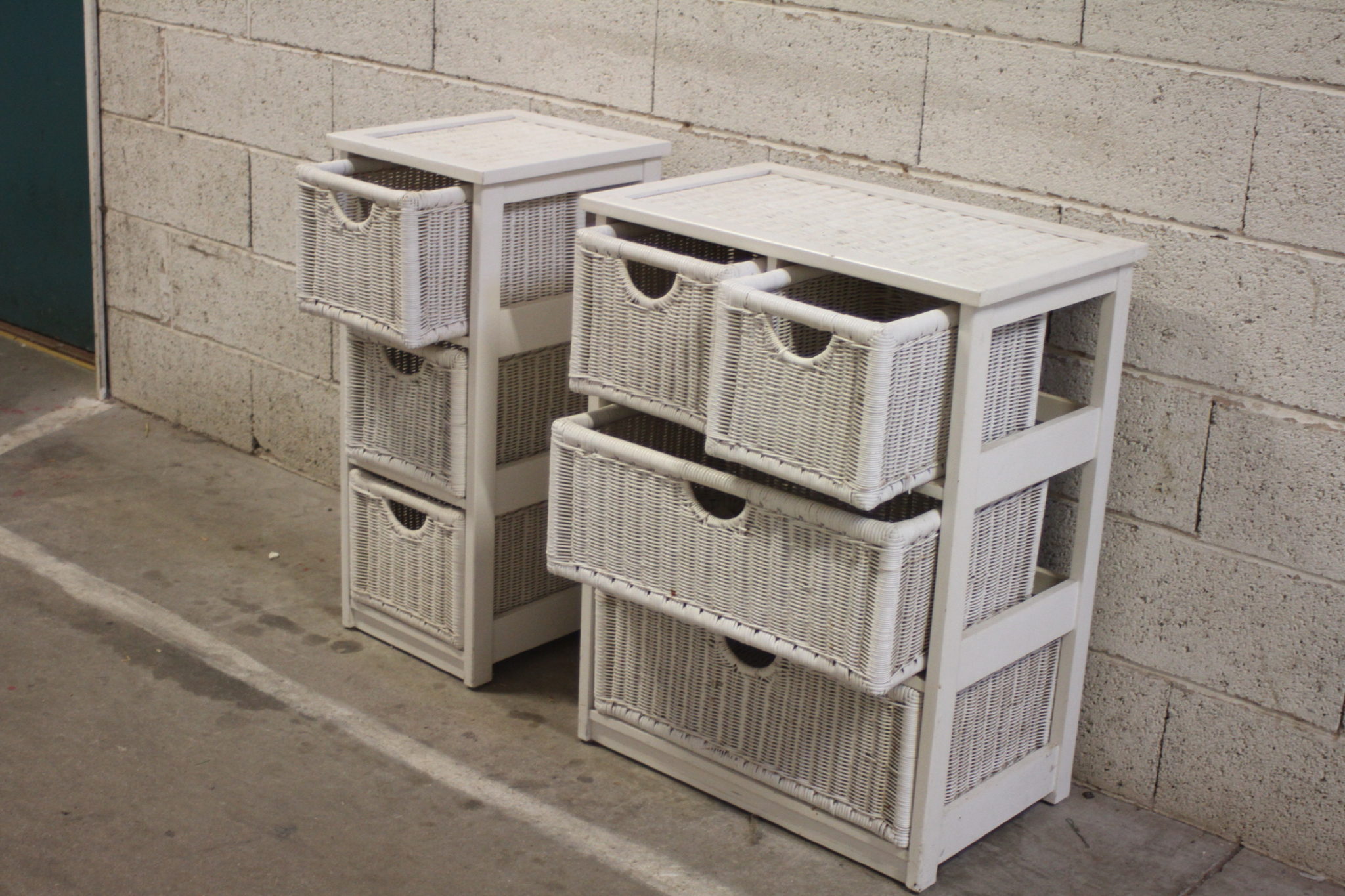 commode-4-tiroirs-et-meuble-3-paniers-rotin-blanc-mobilier-rangement-occasion-emmaus-scherwiller-etikette (5)