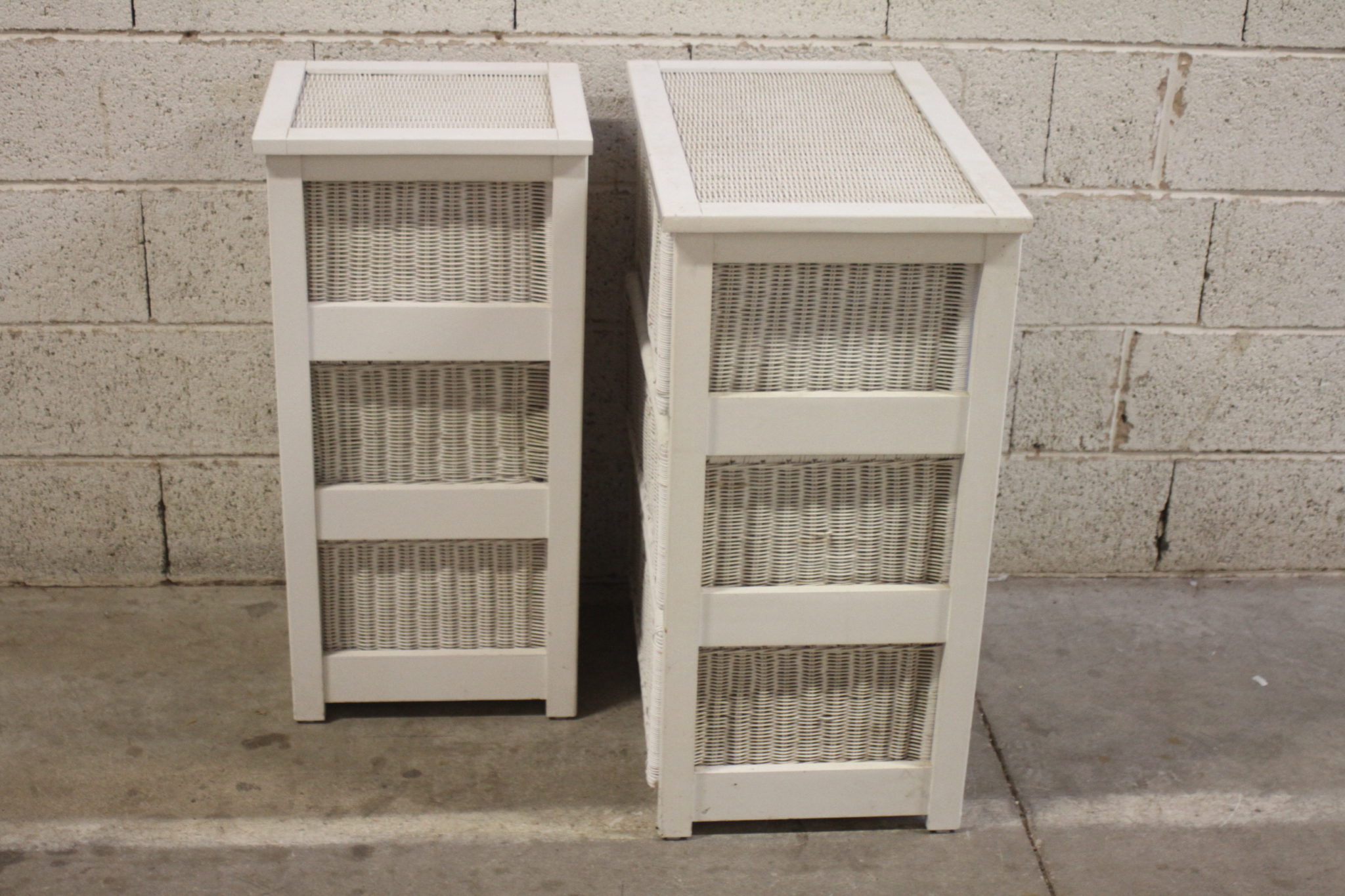 commode-4-tiroirs-et-meuble-3-paniers-rotin-blanc-mobilier-rangement-occasion-emmaus-scherwiller-etikette (6)