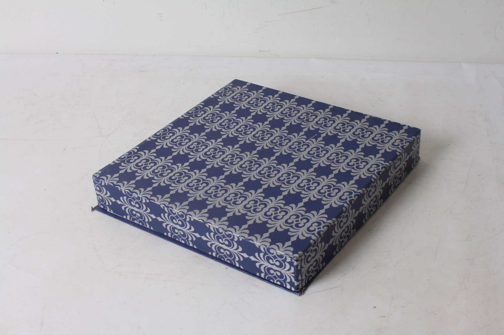 emmaus-scherwiller-etikette-occasion- Assiette annuelle 1992 – Motif original- Oignon bleu-Edition limitée numérotée - 6000 - 3792 -porcelaine Tchèque Dubi (3)