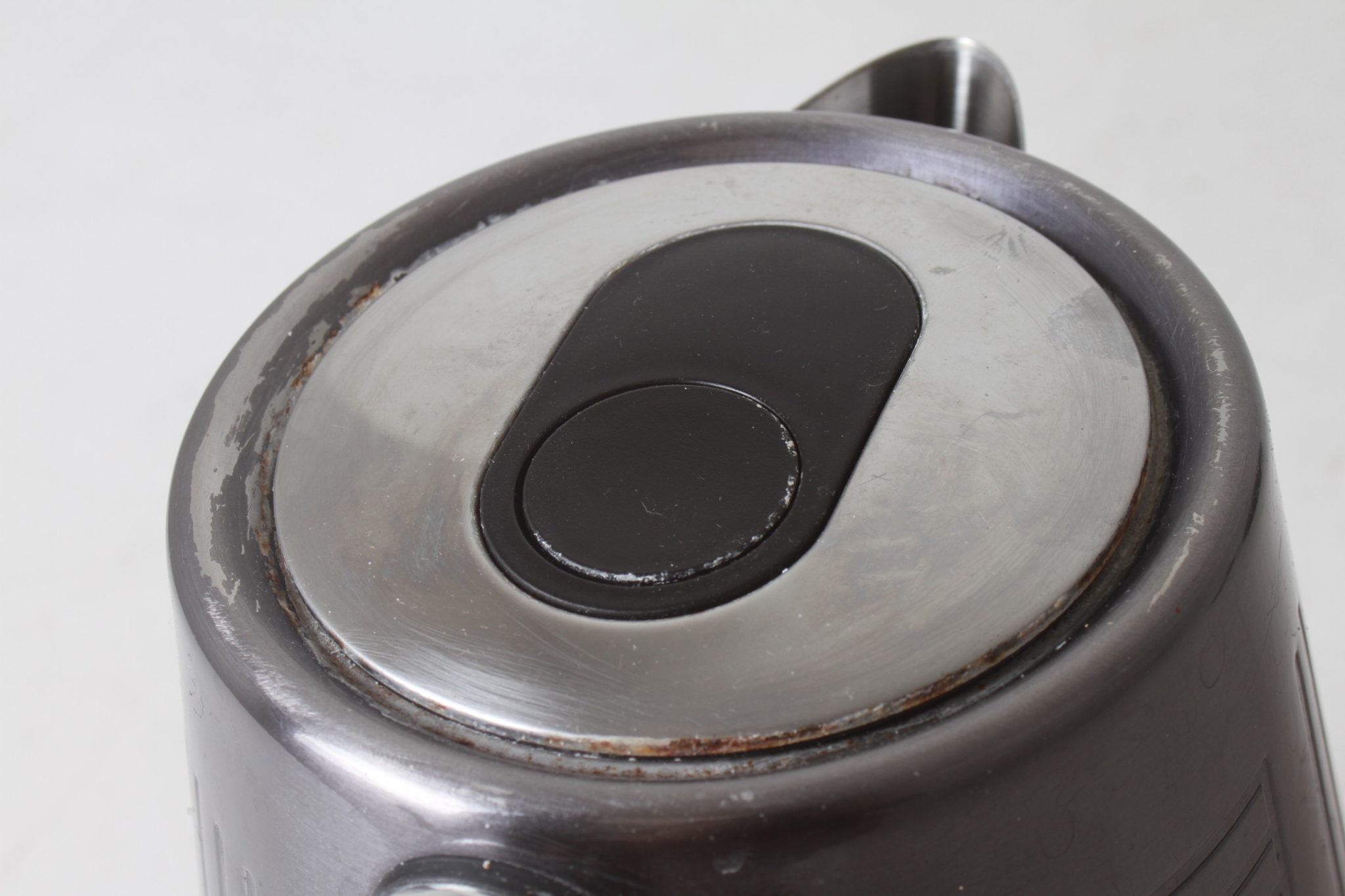 emmaus-scherwiller-etikette-occasion- bouilloire -électrique-russel hobbs (1)