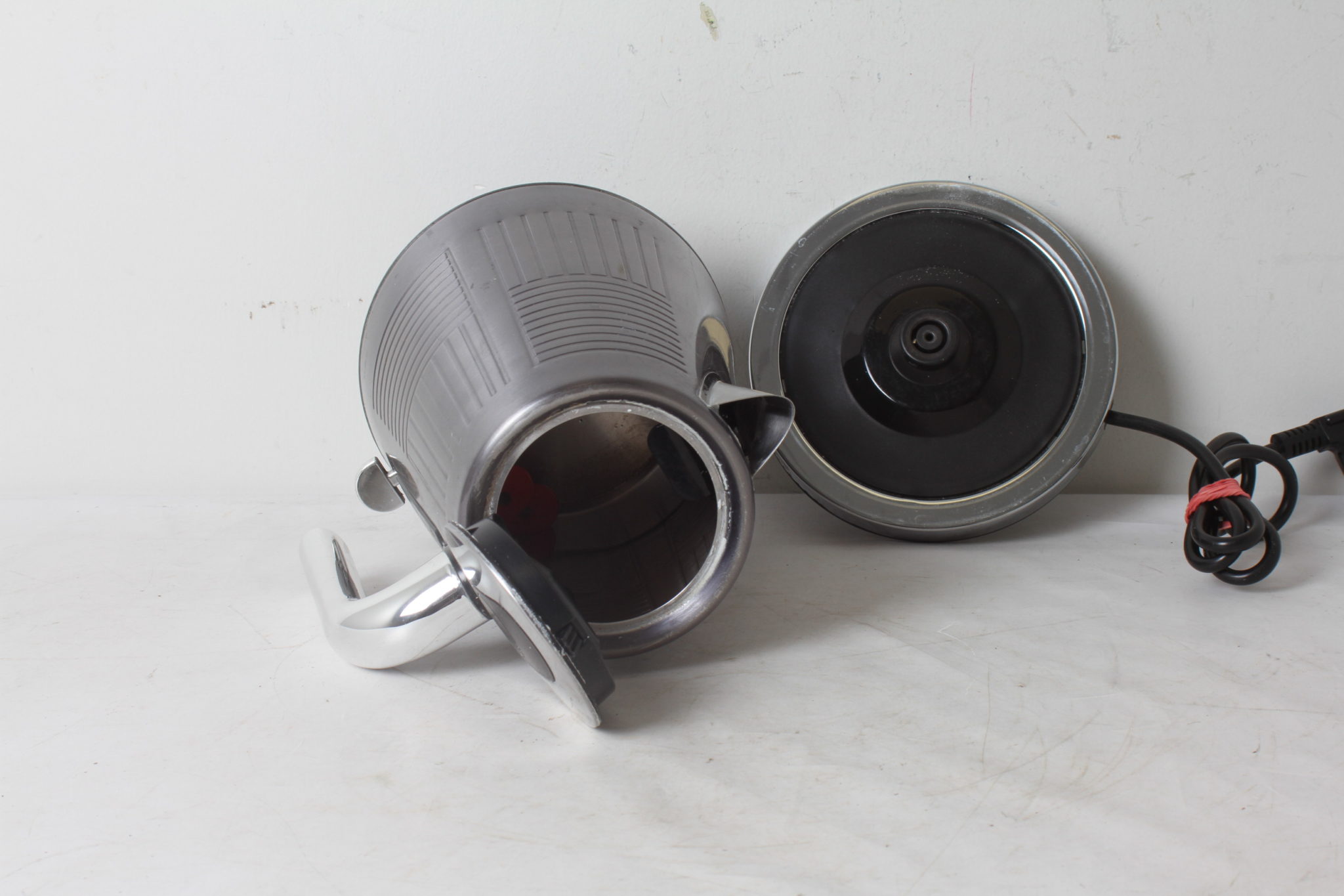 emmaus-scherwiller-etikette-occasion- bouilloire -électrique-russel hobbs (5)