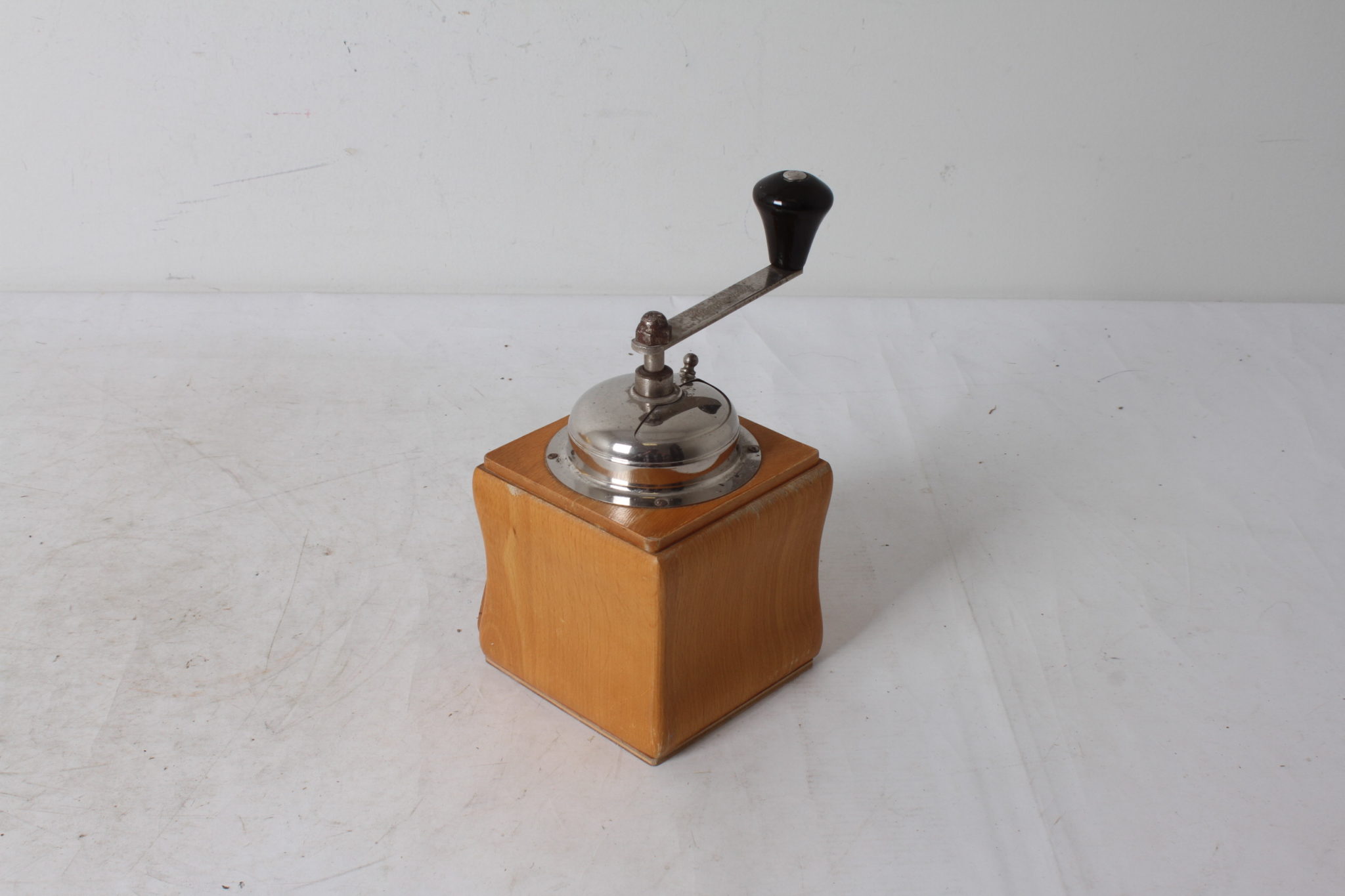 emmaus-scherwiller-etikette-occasion-boutique-ligne-moulin à café-bois-manivelle -Moulin à café en bois - Alexanderwerk - MOCCA (4)