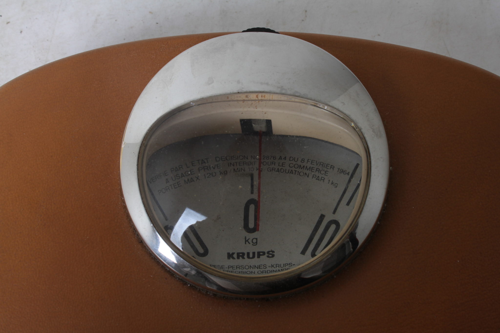 emmaus-scherwiller-etikette-occasion-boutique-ligne- pèse personne-vintage-krups (2)