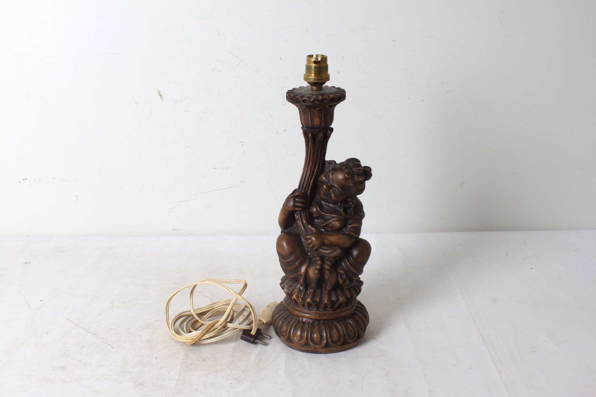 emmaus-scherwiller-etikette-occasion-boutique-ligne- Pied de lampe - Max Lauterbach - Heidelberg (5)