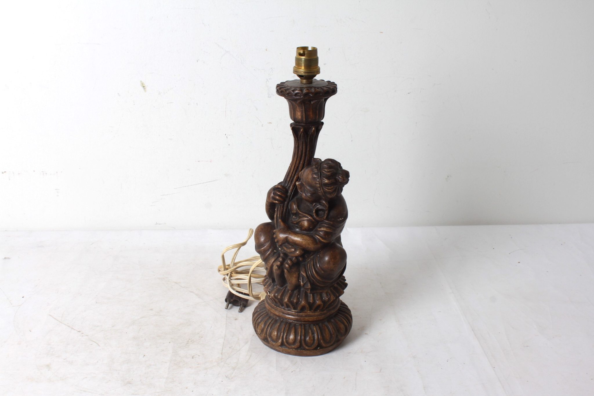 emmaus-scherwiller-etikette-occasion-boutique-ligne- Pied de lampe - Max Lauterbach - Heidelberg (6)