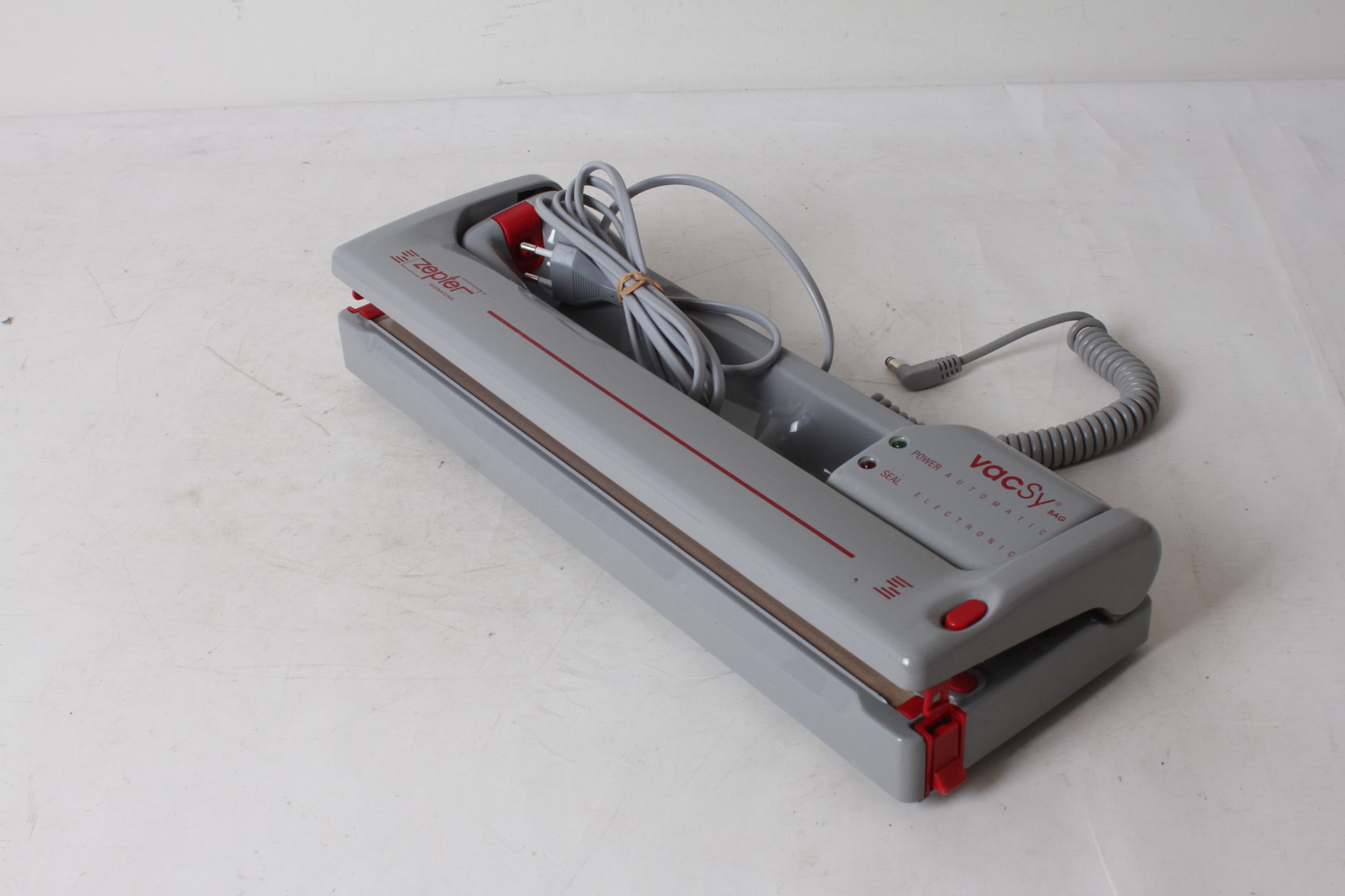 emmaus-scherwiller-etikette-occasion- Ensemble de matériel sous vide VacSy -soude sac