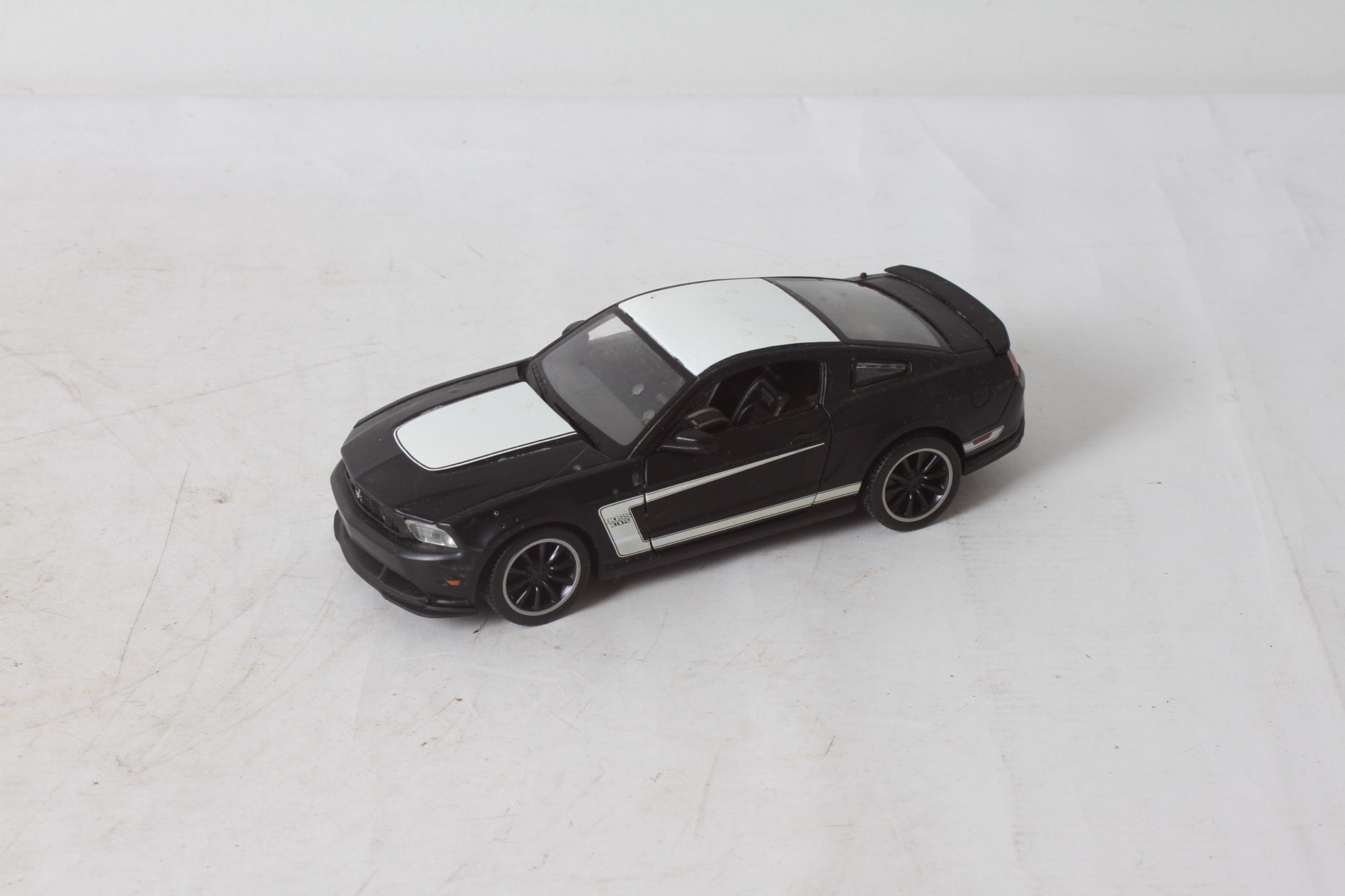 emmaus-scherwiller-etikette-occasion -ford-mustang-boss-maisto-miniature (1)