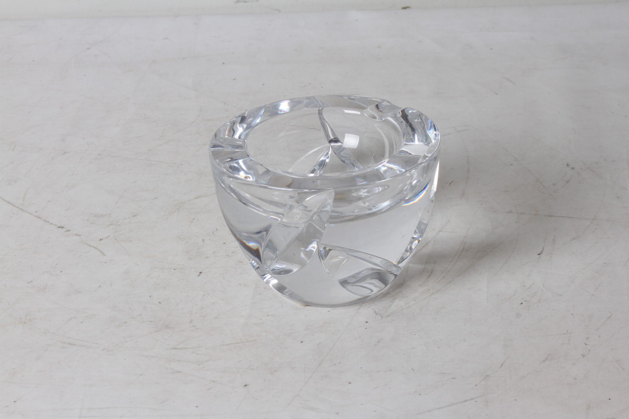 emmaus-scherwiller-etikette-occasion -Grand -cendrier -vintage- verre (1)