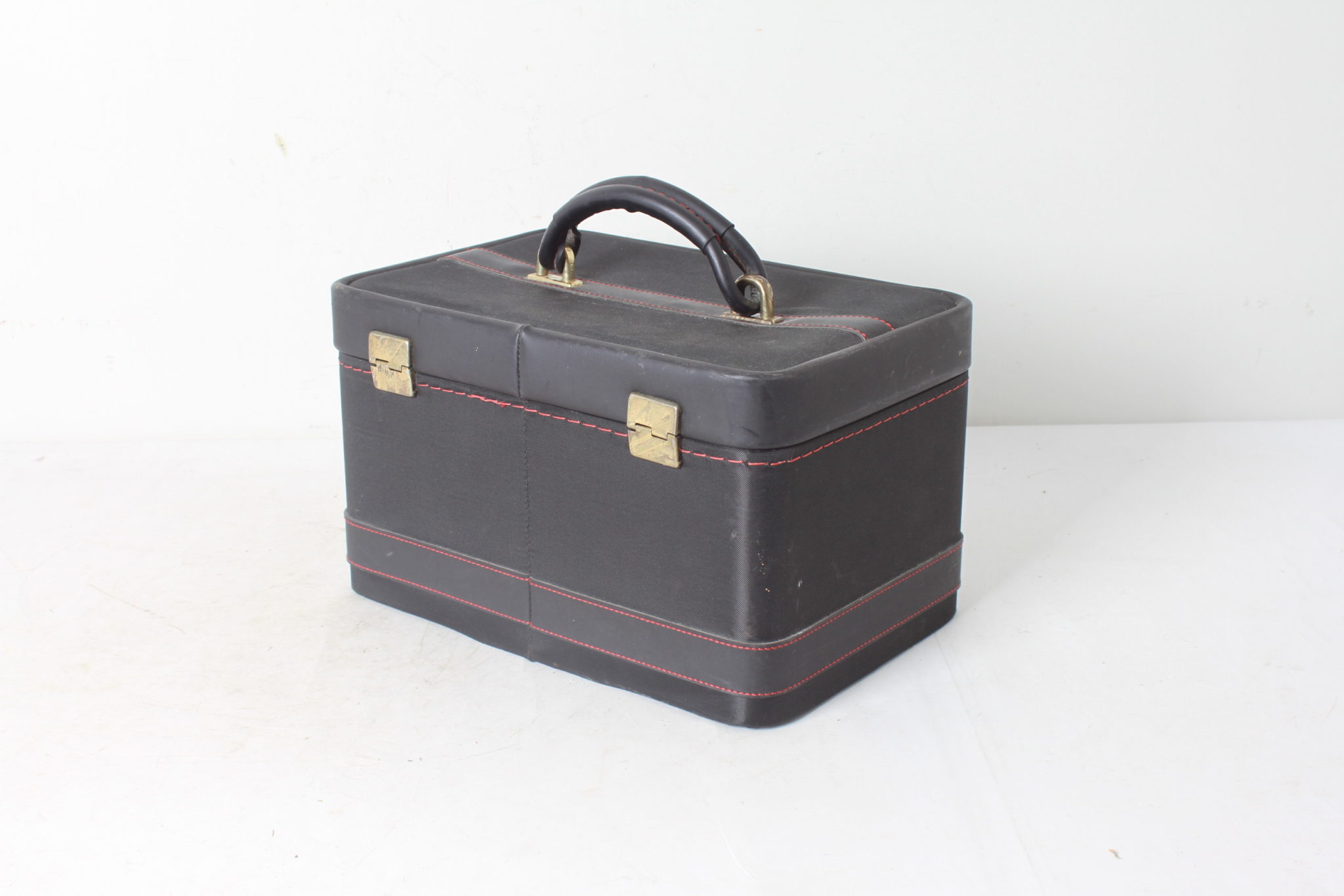 emmaus-scherwiller-etikette-occasion -grand-vanity-noir- (1)