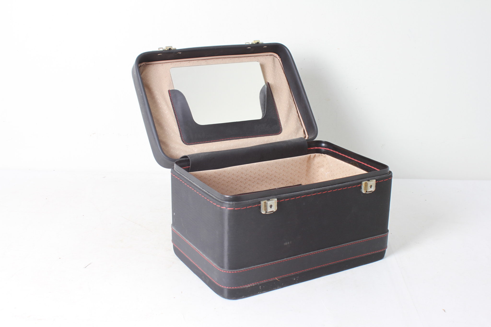 emmaus-scherwiller-etikette-occasion -grand-vanity-noir- (3)