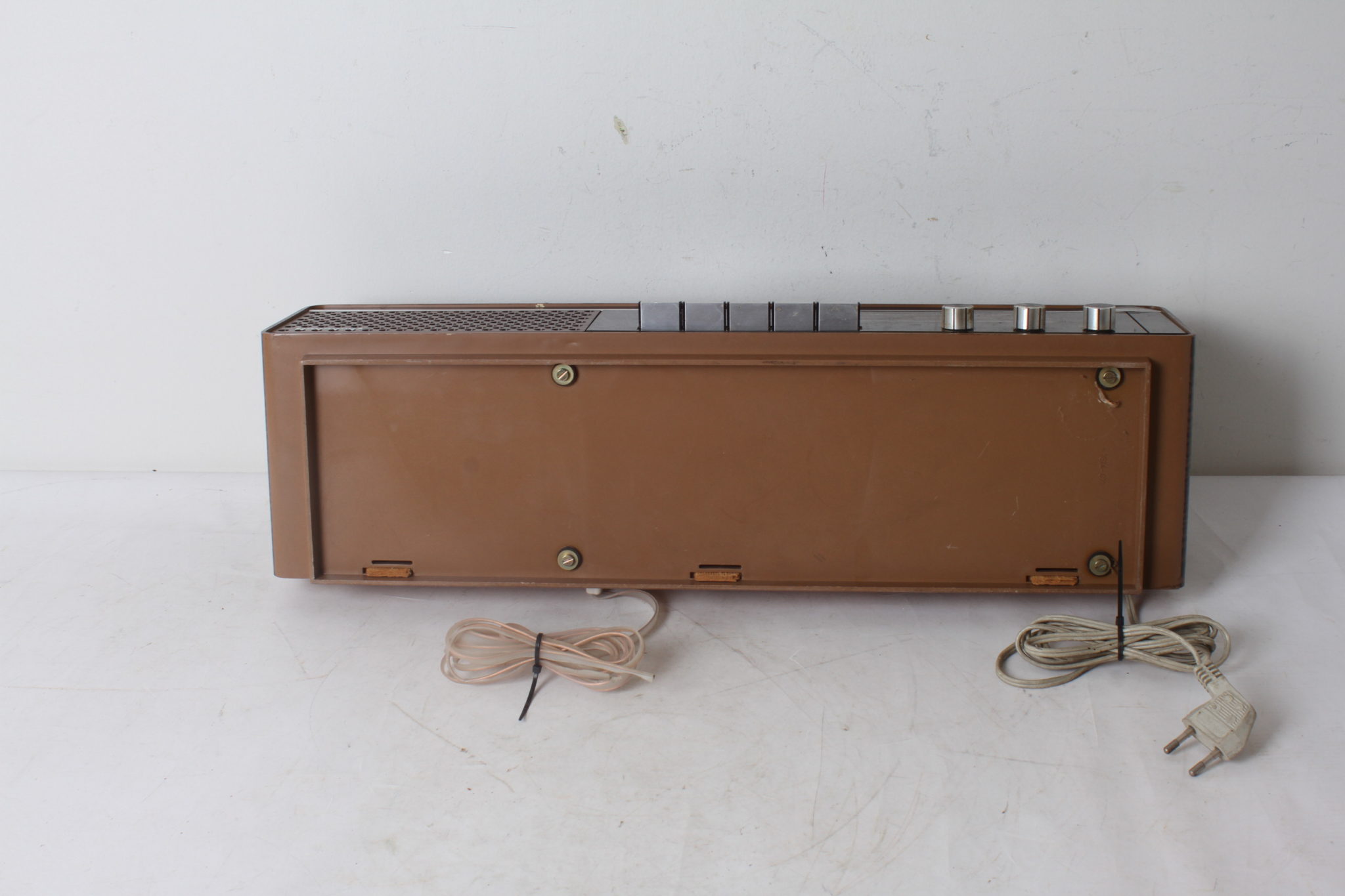 emmaus-scherwiller-etikette-occasion -grundig-radio-ancienne-RF 411- (2)
