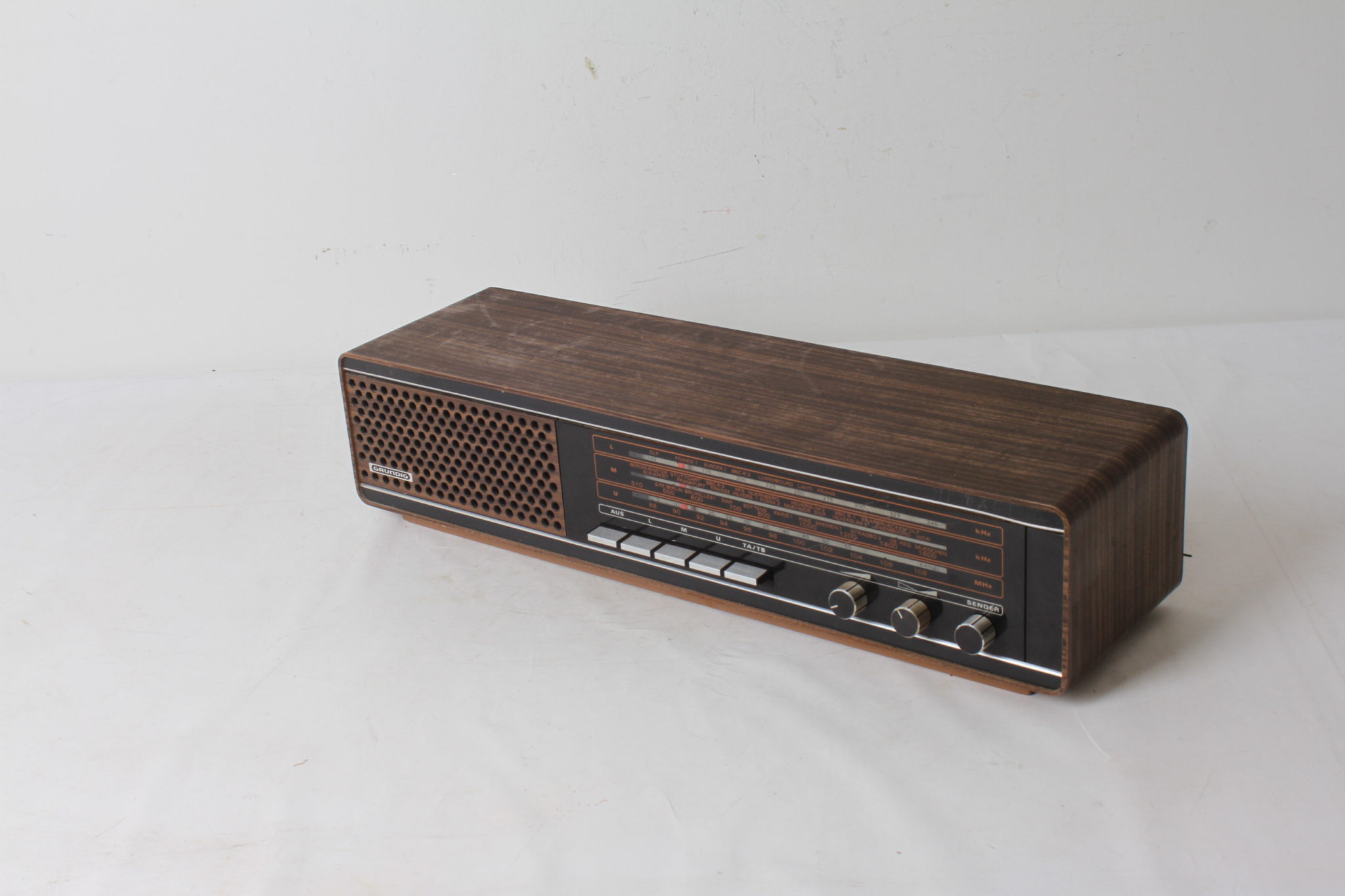emmaus-scherwiller-etikette-occasion -grundig-radio-ancienne-RF 411- (3)
