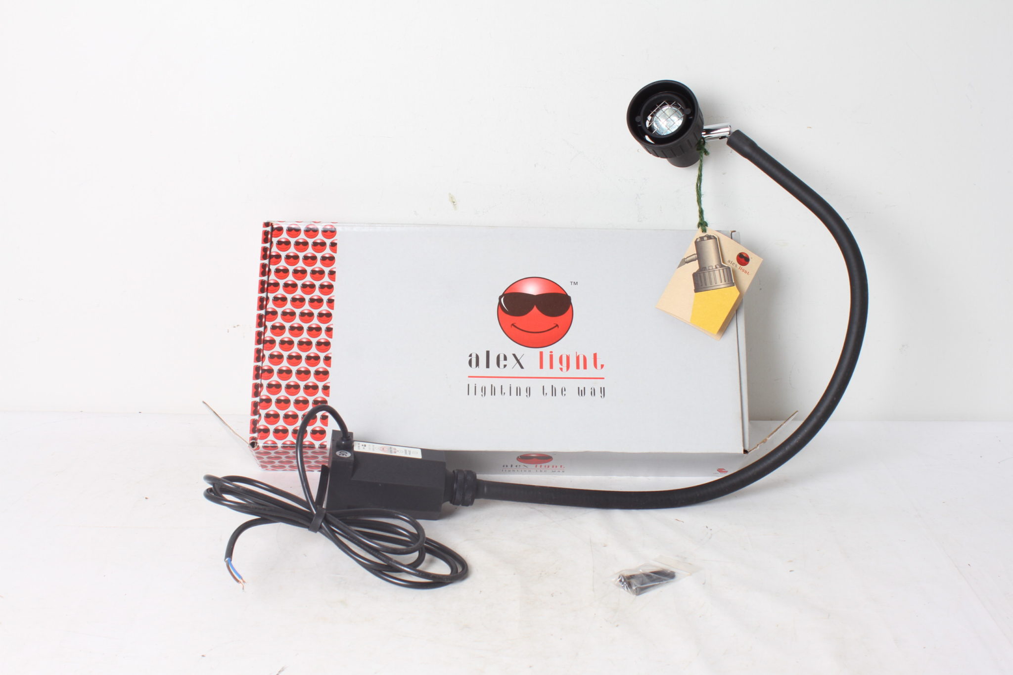 emmaus-scherwiller-etikette-occasion-lampe-alex-light-a fixer-burreau-noir (2)