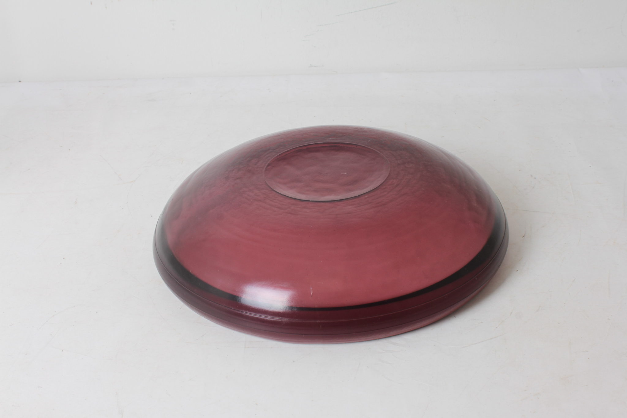 emmaus-scherwiller-etikette-occasion- plat-rond-ancien-verre-pourpre-violet (2)