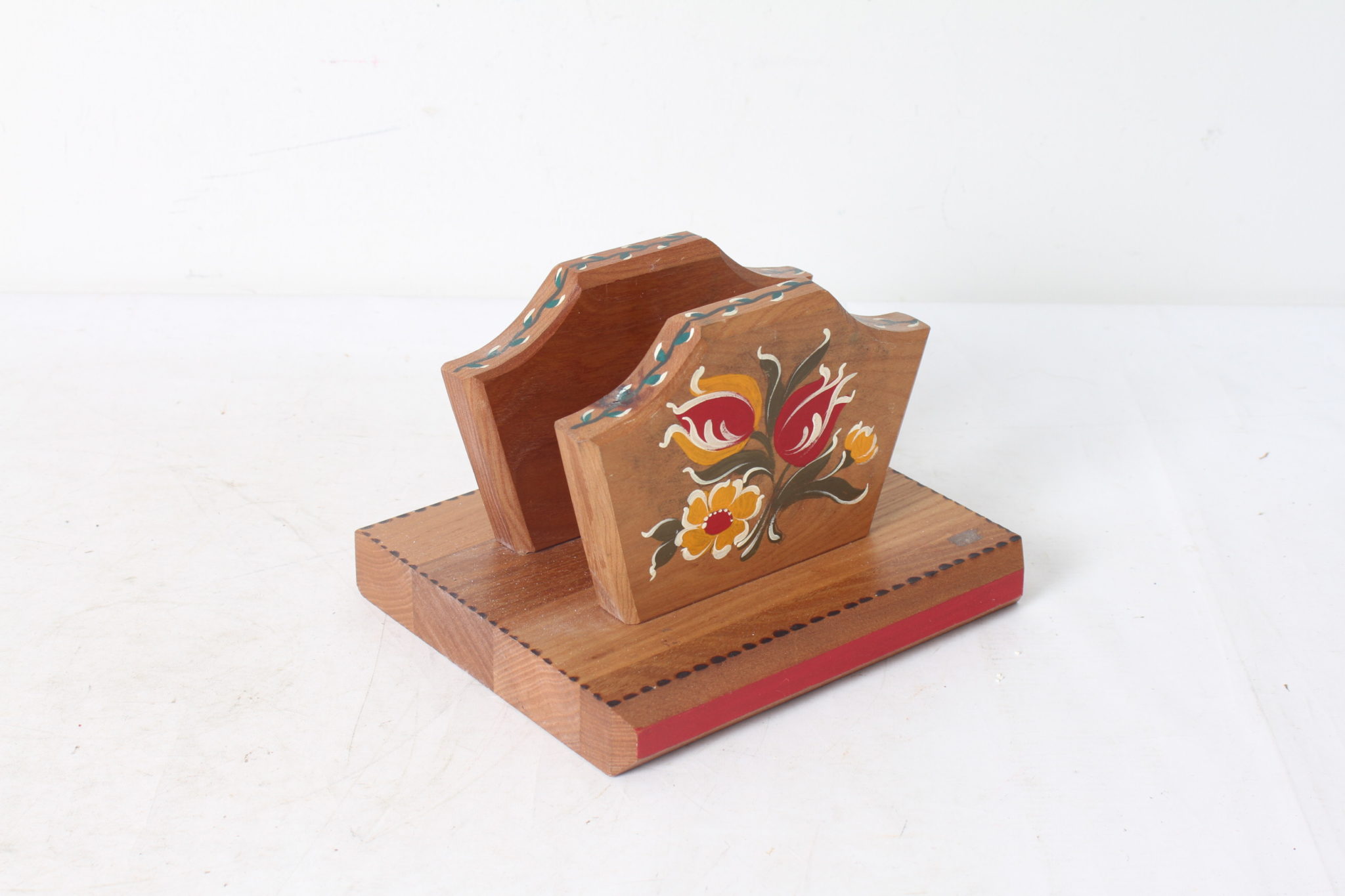 emmaus-scherwiller-etikette-occasion -Porte-serviettes vintage en bois peint à la main décoration florale (1)