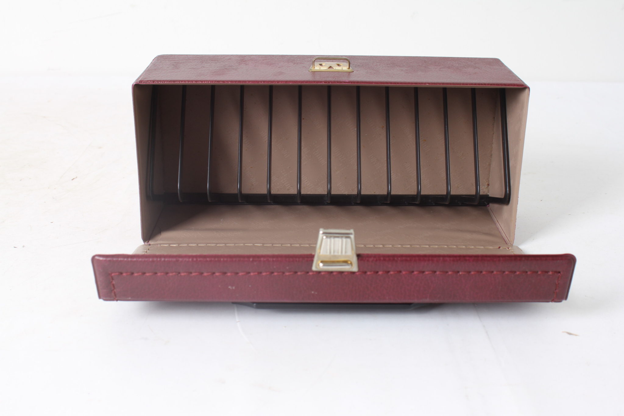 emmaus-scherwiller-etikette-occasion -vintage-range-cassettes (2)