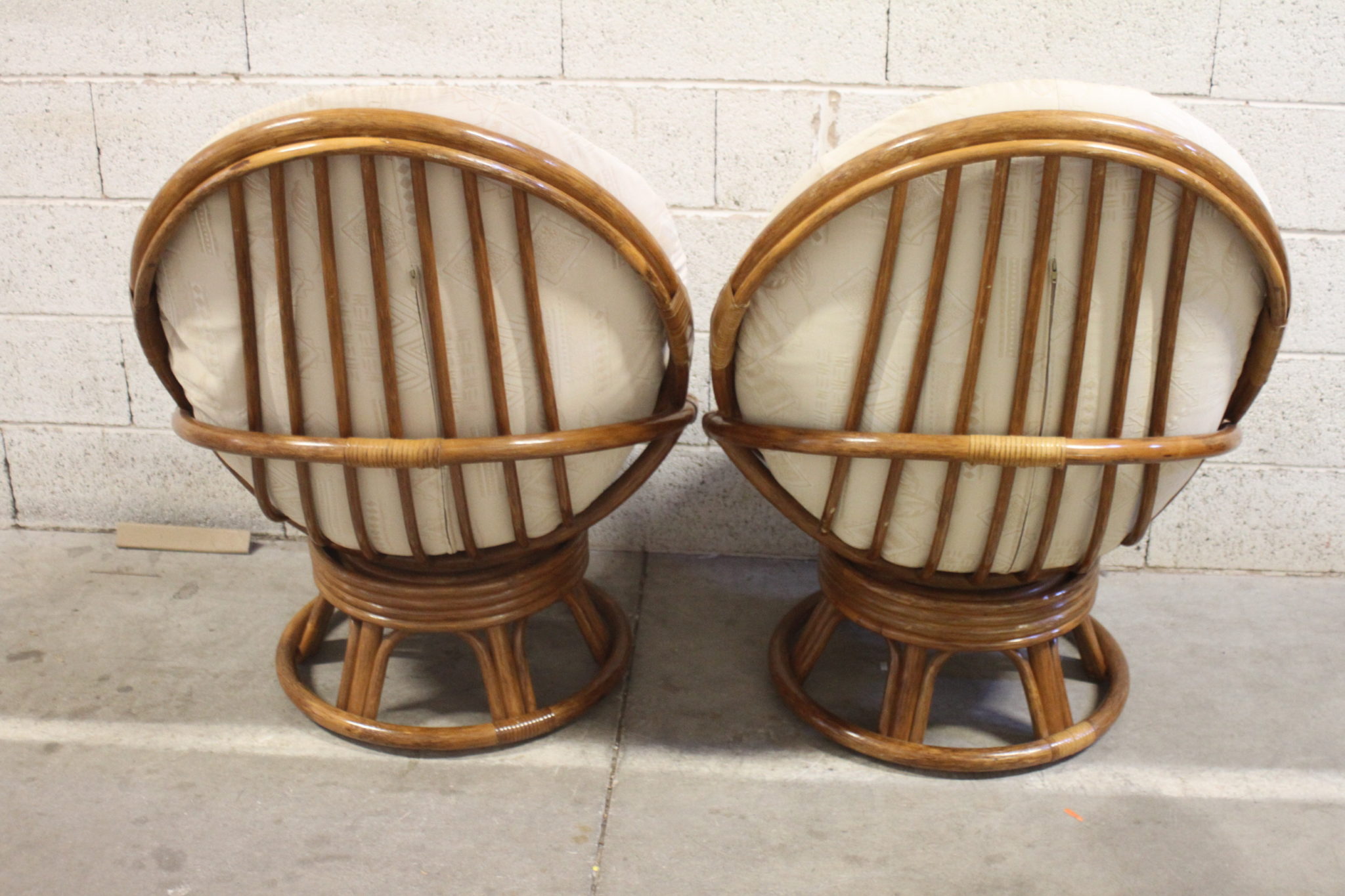 fauteuils-vintage-pivotant-bambou-rotin-mobillier-brocante-occasion-emmaus-scherwiller-etikette (1)