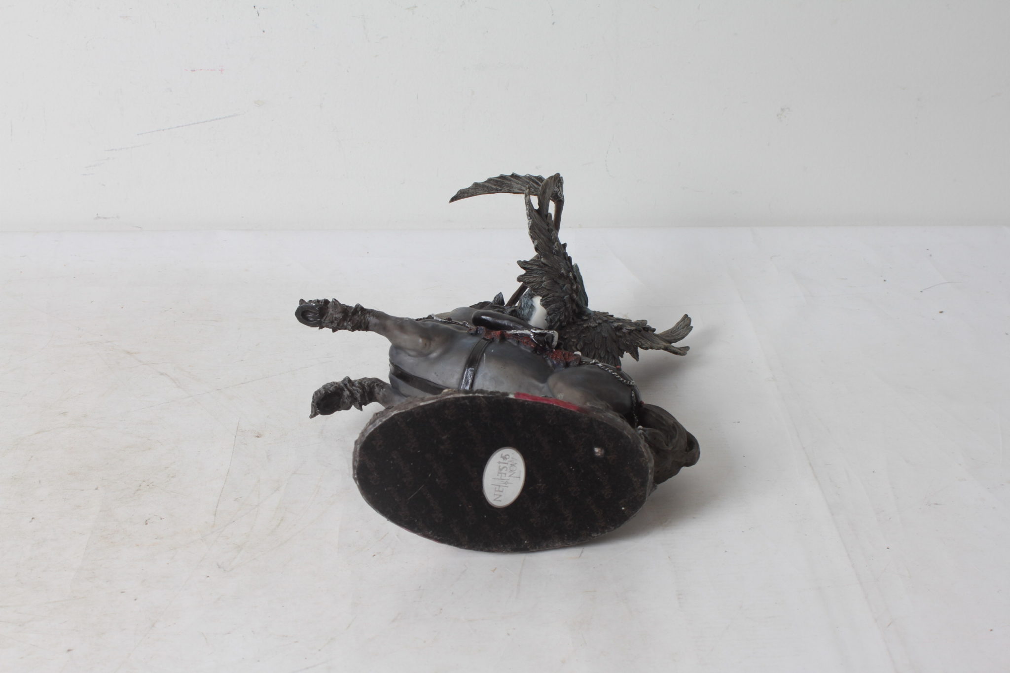 fée 10 - etikette-occasion-emmaus-scherwiller -Figurine Ange vengeur sur son cheval (4)