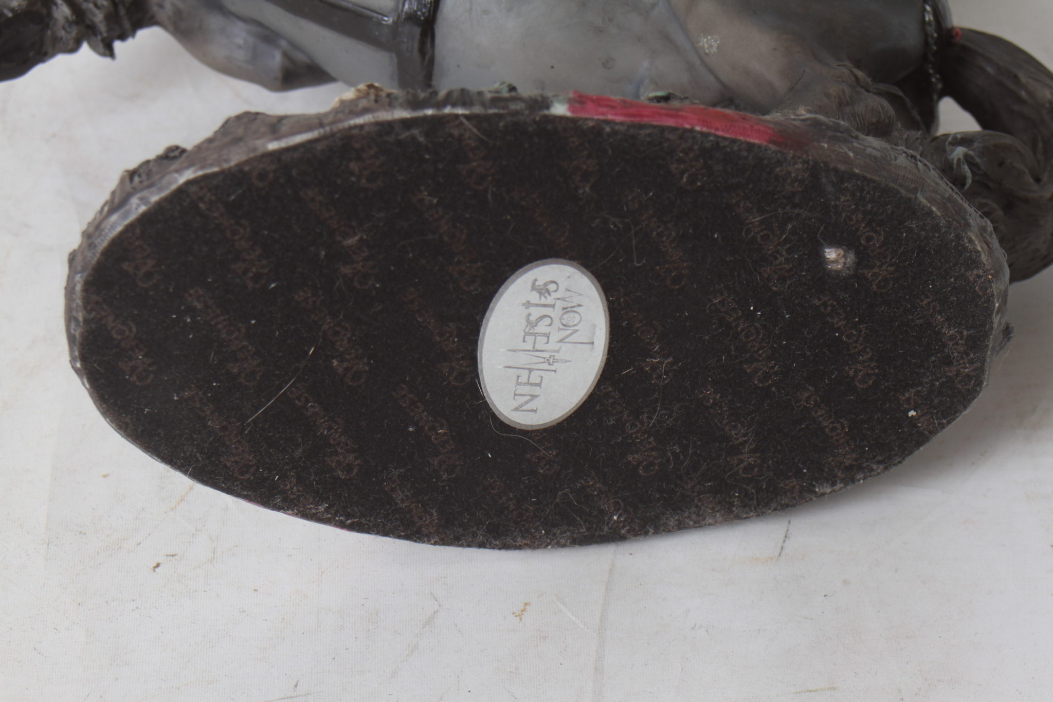 fée 10 - etikette-occasion-emmaus-scherwiller -Figurine Ange vengeur sur son cheval (5)