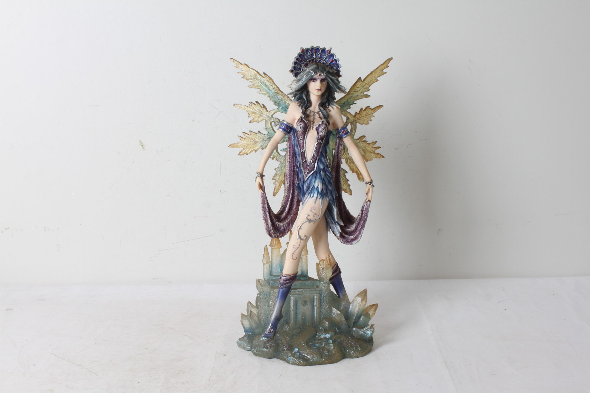 fée 7 - etikette-occasion-emmaus-scherwiller -fée au chateau de glace (1)