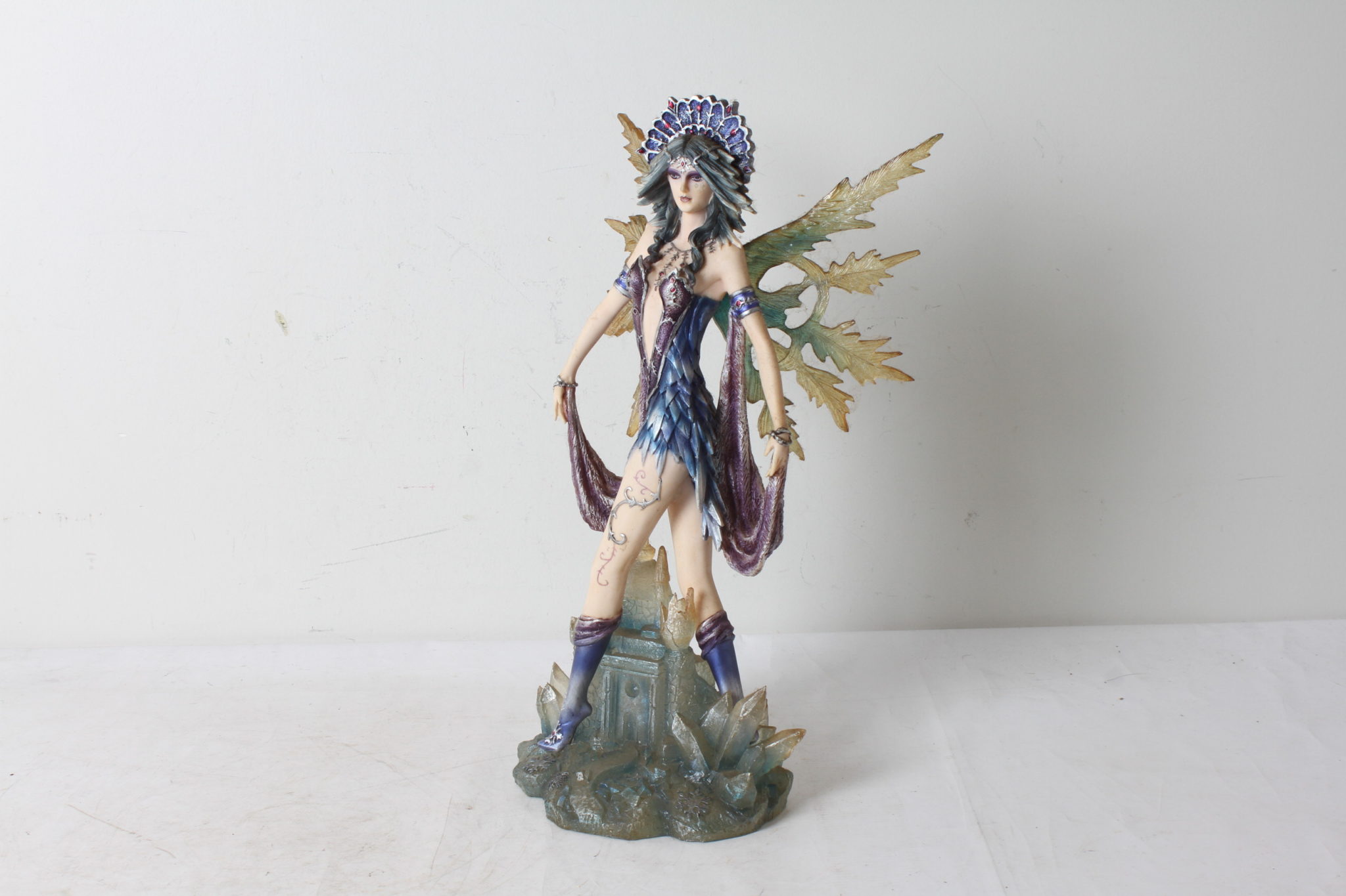 fée 7 - etikette-occasion-emmaus-scherwiller -fée au chateau de glace (2)