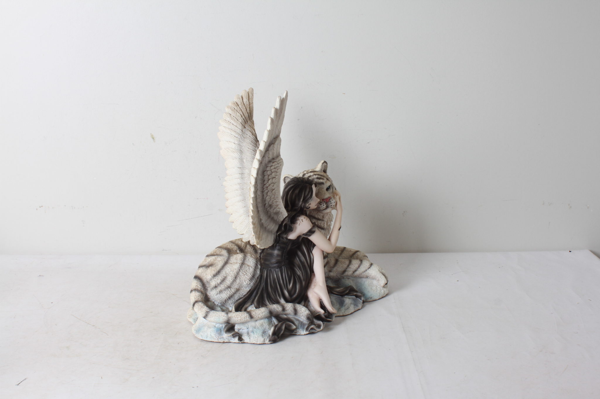 fée 8-etikette-occasion-emmaus-scherwiller -fée -tigre-Grande figurine Fée Grande Gardienne des Tigres Blancs (1)