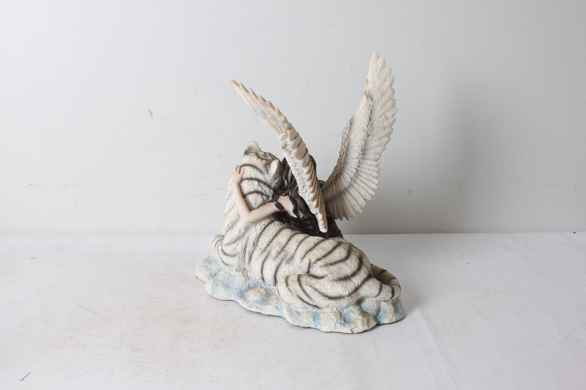 fée 8-etikette-occasion-emmaus-scherwiller -fée -tigre-Grande figurine Fée Grande Gardienne des Tigres Blancs (2)