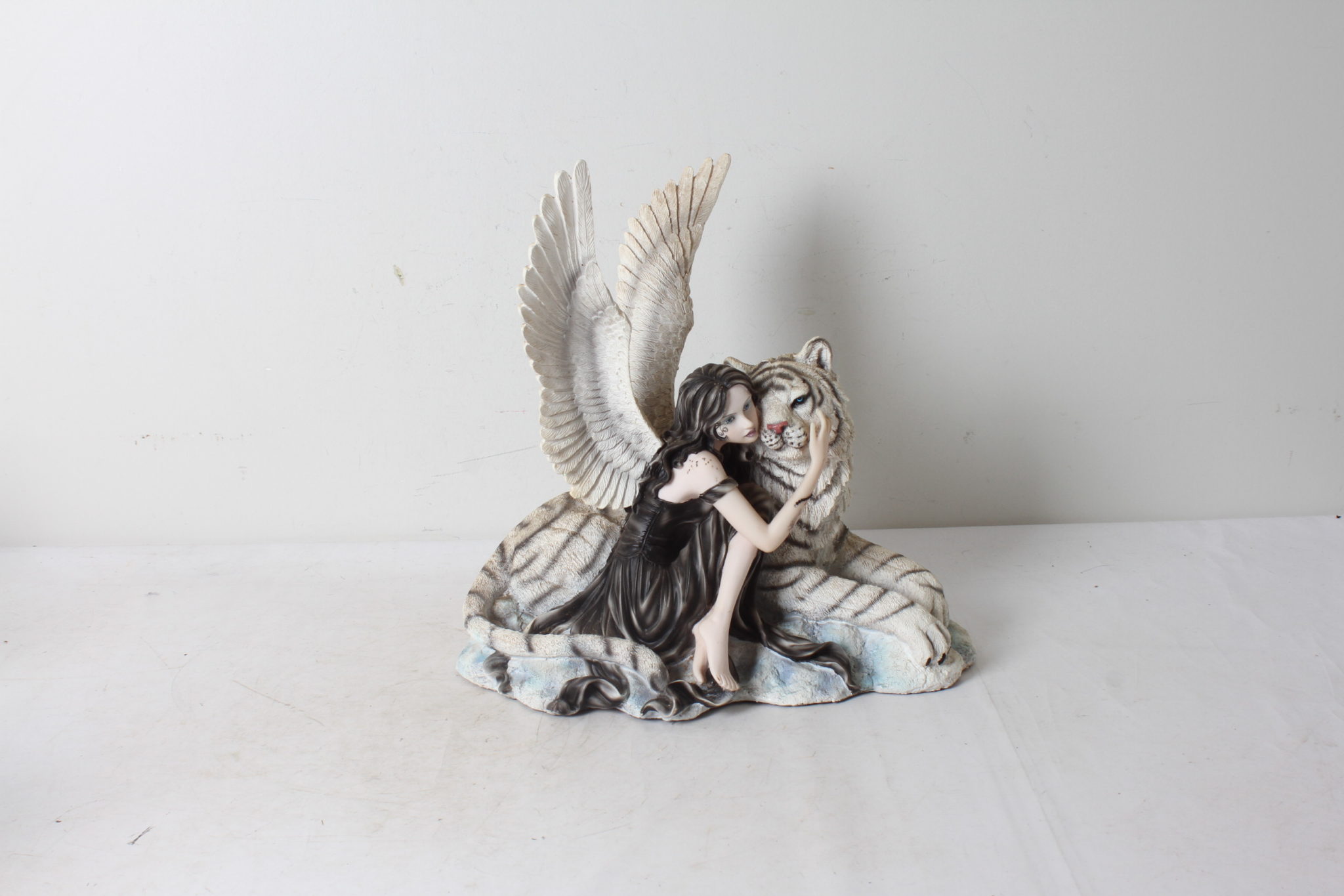 fée 8-etikette-occasion-emmaus-scherwiller -fée -tigre-Grande figurine Fée Grande Gardienne des Tigres Blancs (3)