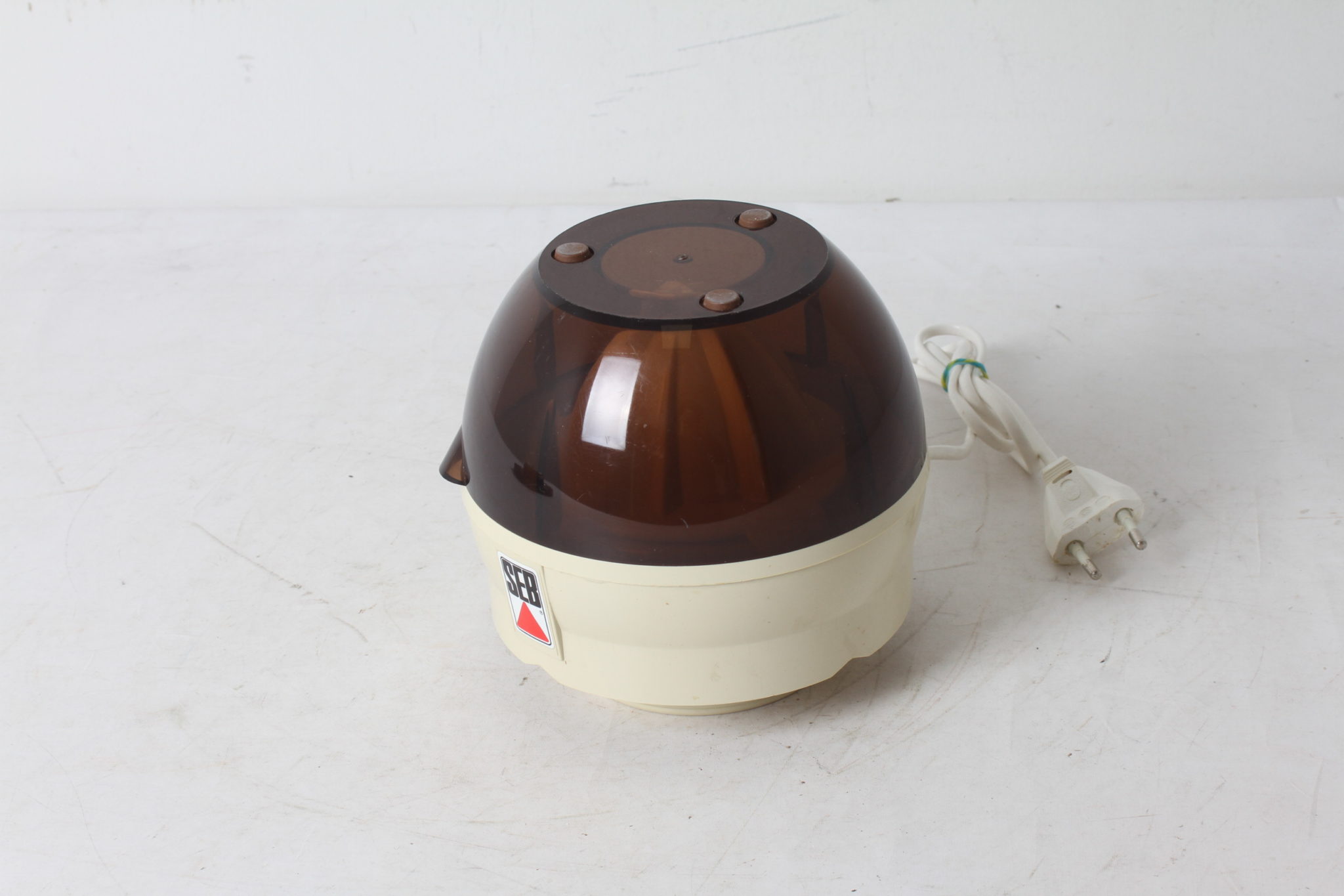 presse-agrume-electrique-space-age-vintage-seb-petit-electromenager-occasion-emmaus-scherwiller-etikette (2)