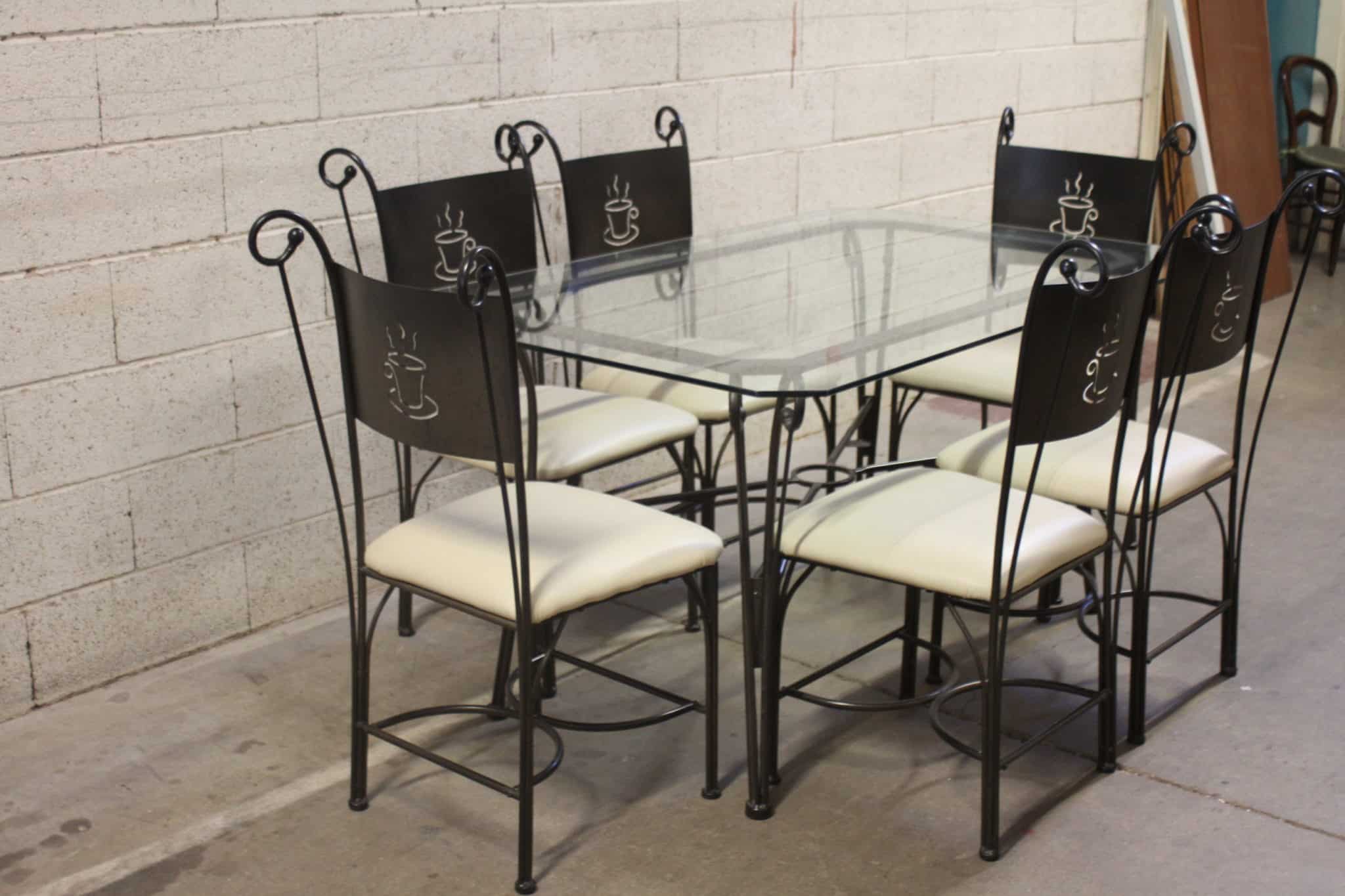 salle-a-manger-fer-forge-verre-skai-motif-tasse-cafe-mobilier-brocante-occasion-emmaus-scherwiller-etikette (1)