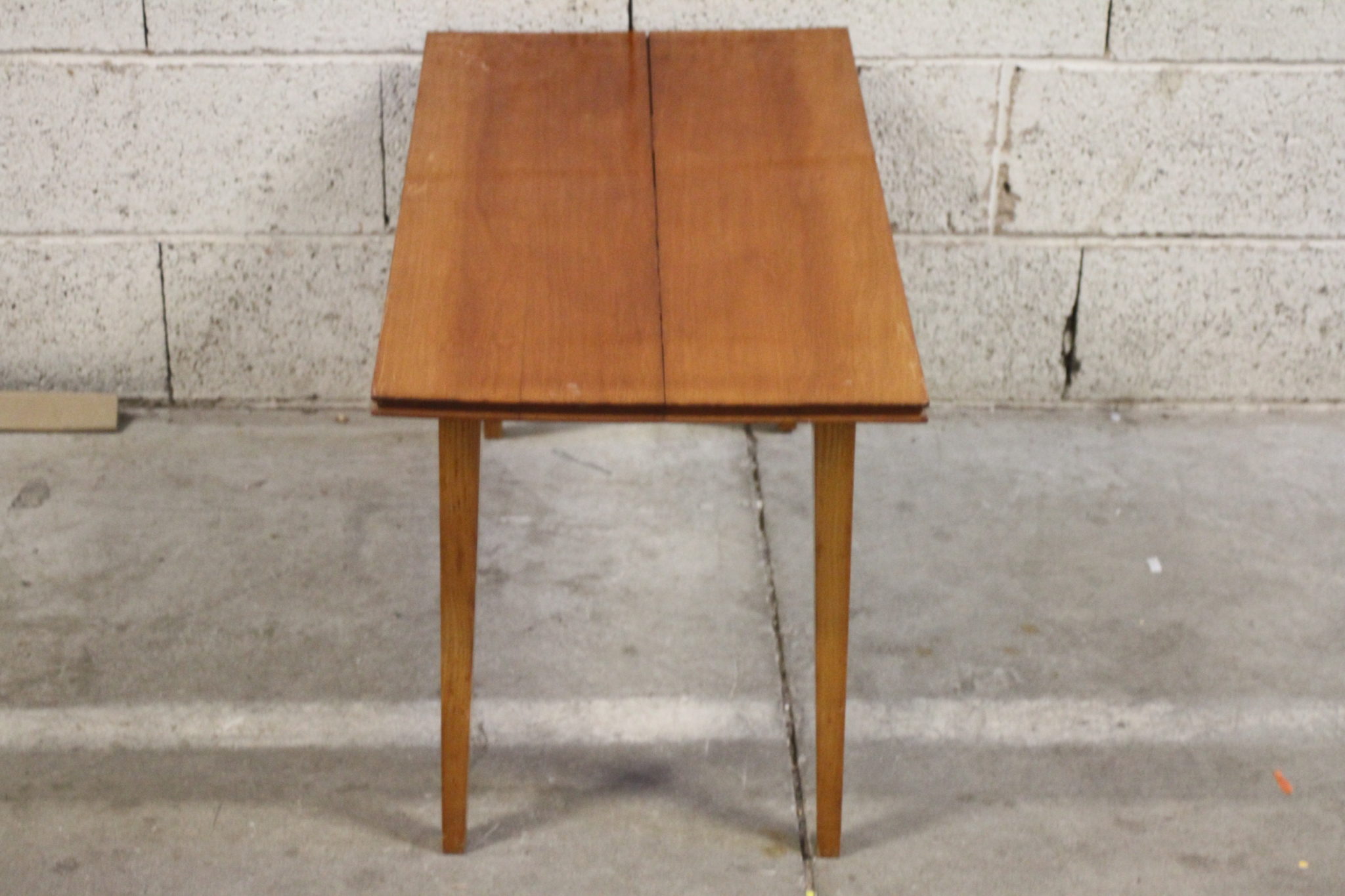 table-basse-vintage-bois-pieds-compas-design-scandinave-mobilier-brocante-occasion-emmaus-scherwiller-etikette (1)