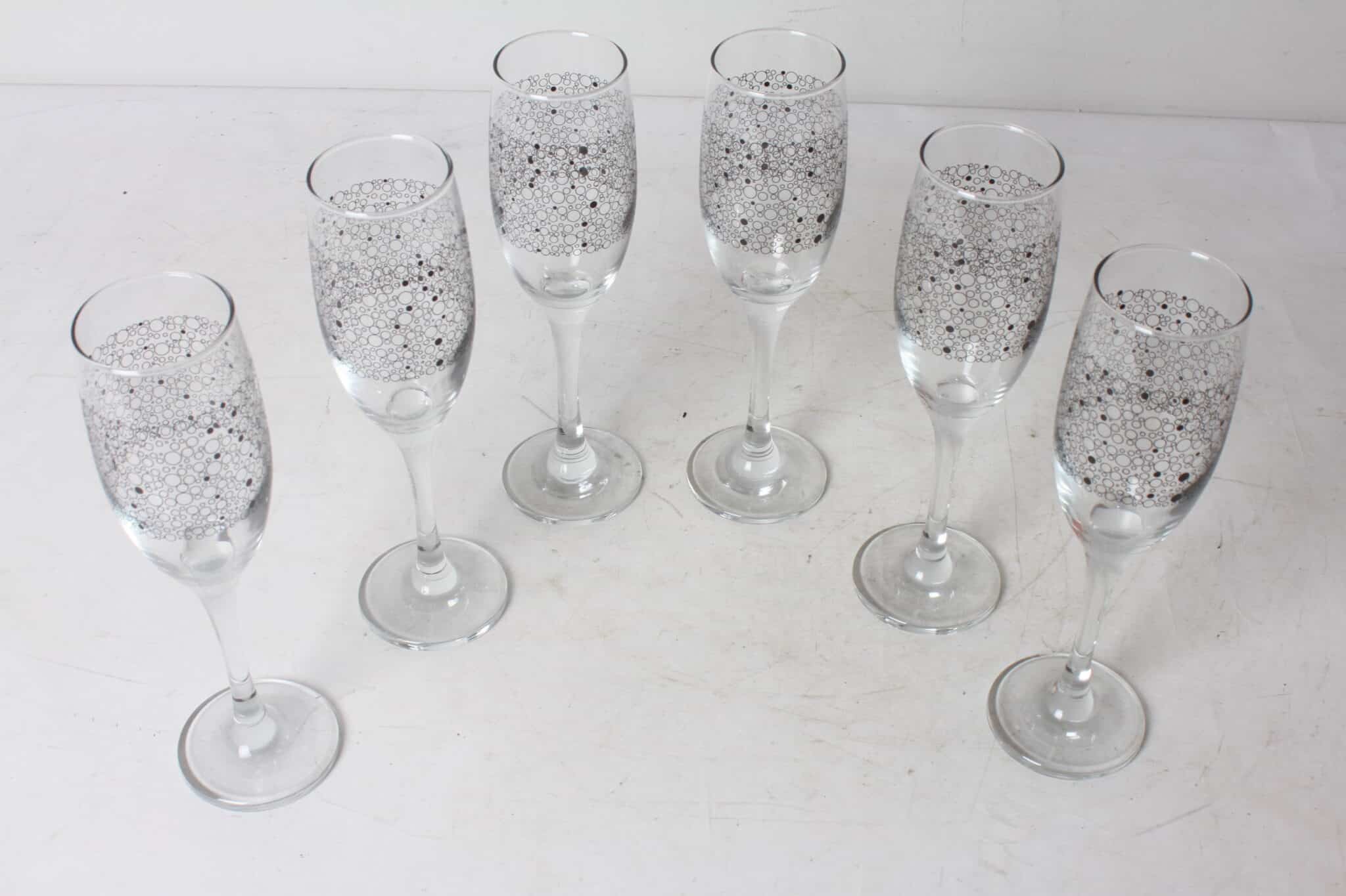 6-flutes-a-champagne-decor-bulles-noires-art-de-la-table-occasion-emmaus-scherwiller-etikette (1)