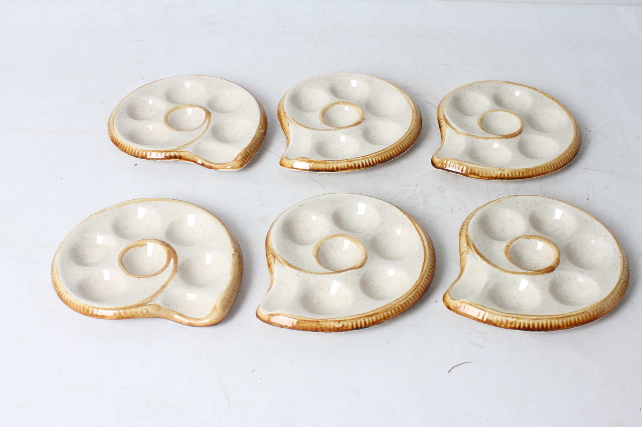 assiettes-a-escargots-en-ceramique-saint-clement-art-de-la-table-occasion-emmaus-scherwiller-etikette (3)