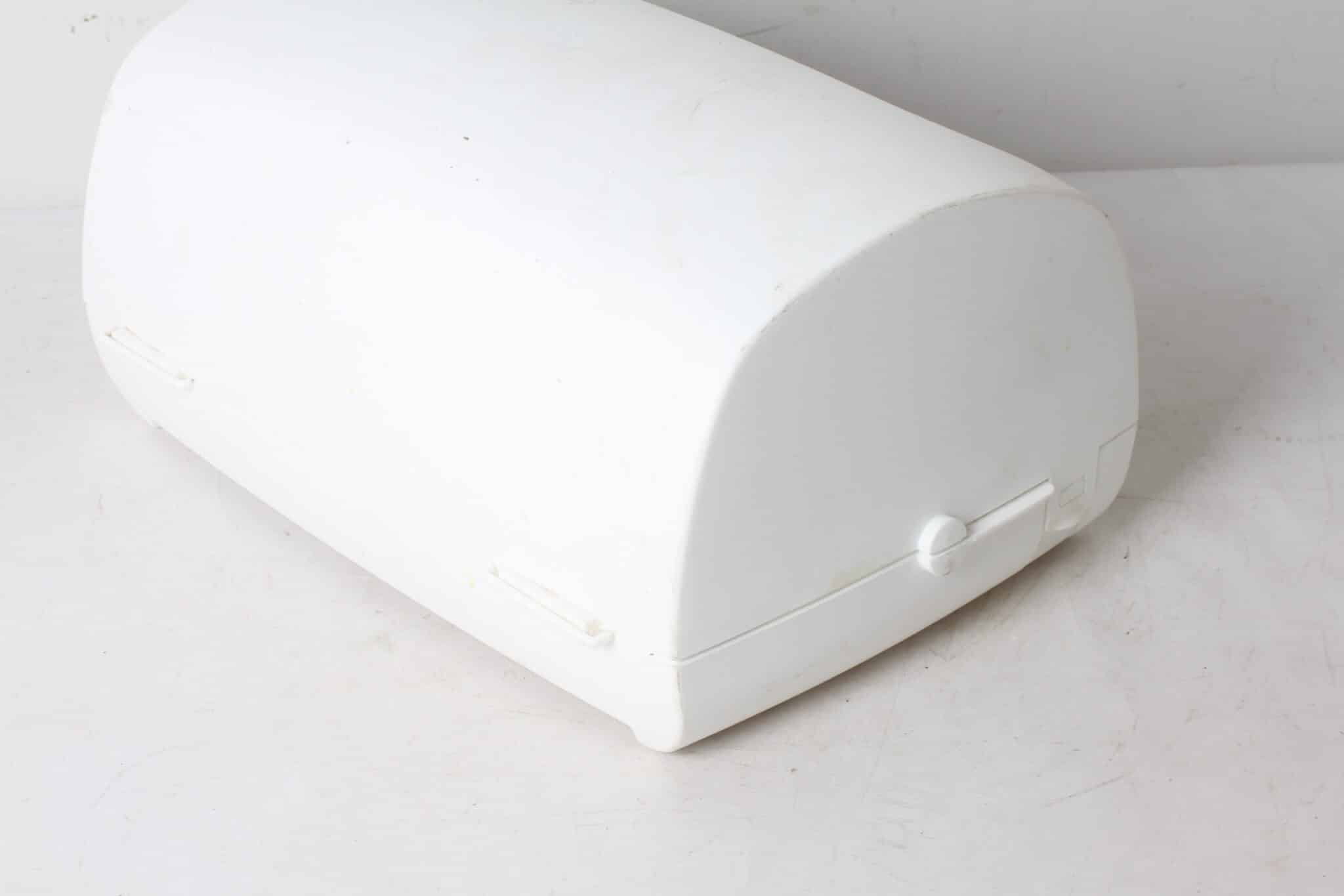 boite-a-pain-tupperware-blanc-gris-art-de-la-table-occasion-emmaus-scherwiller-etikette (6)