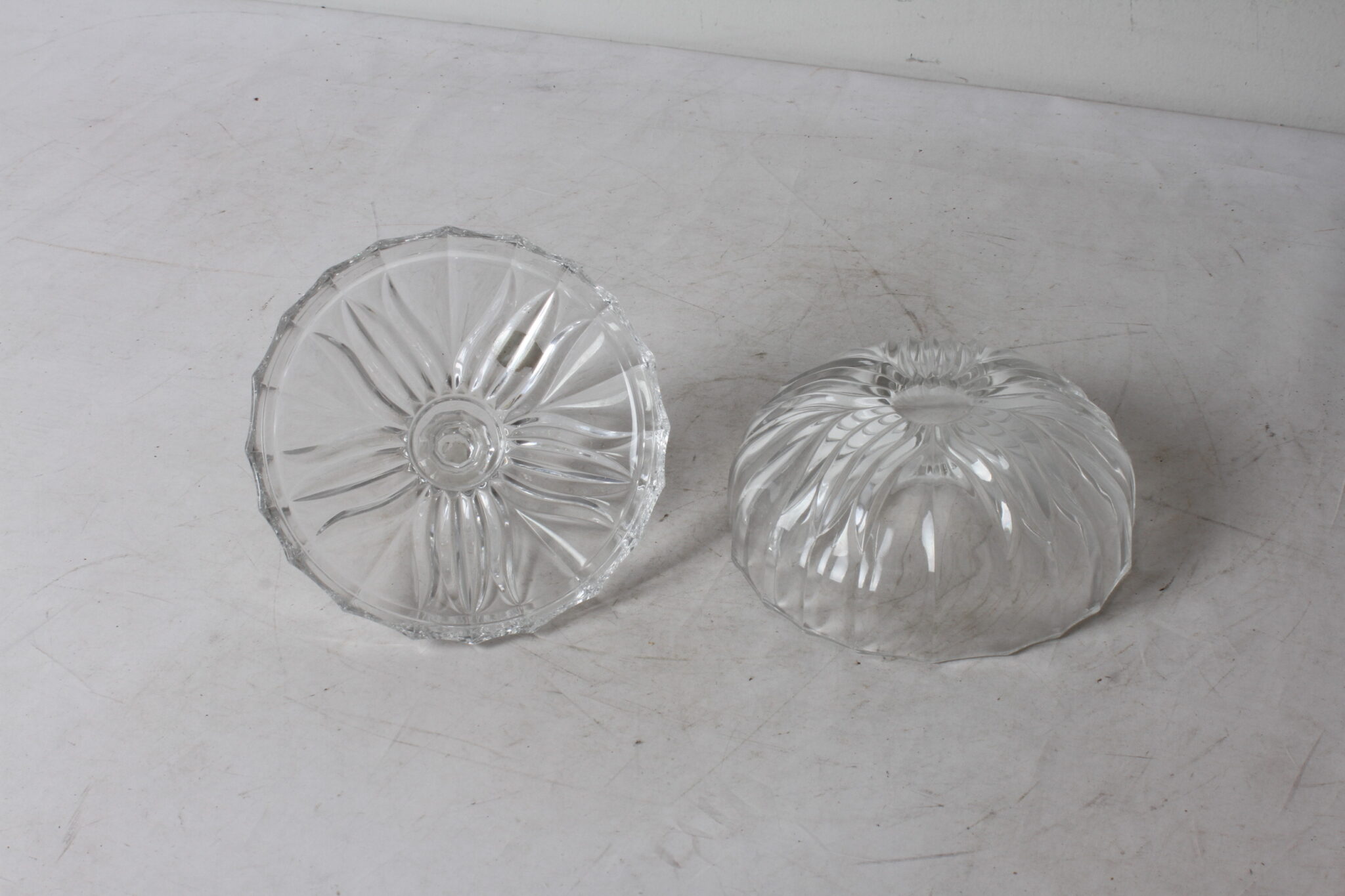 bonbonniere-vintage-en-cristal-de-boheme-czechoslovakia-art-de-la-table-occasion-emmaus-scherwiller-etikette (5)