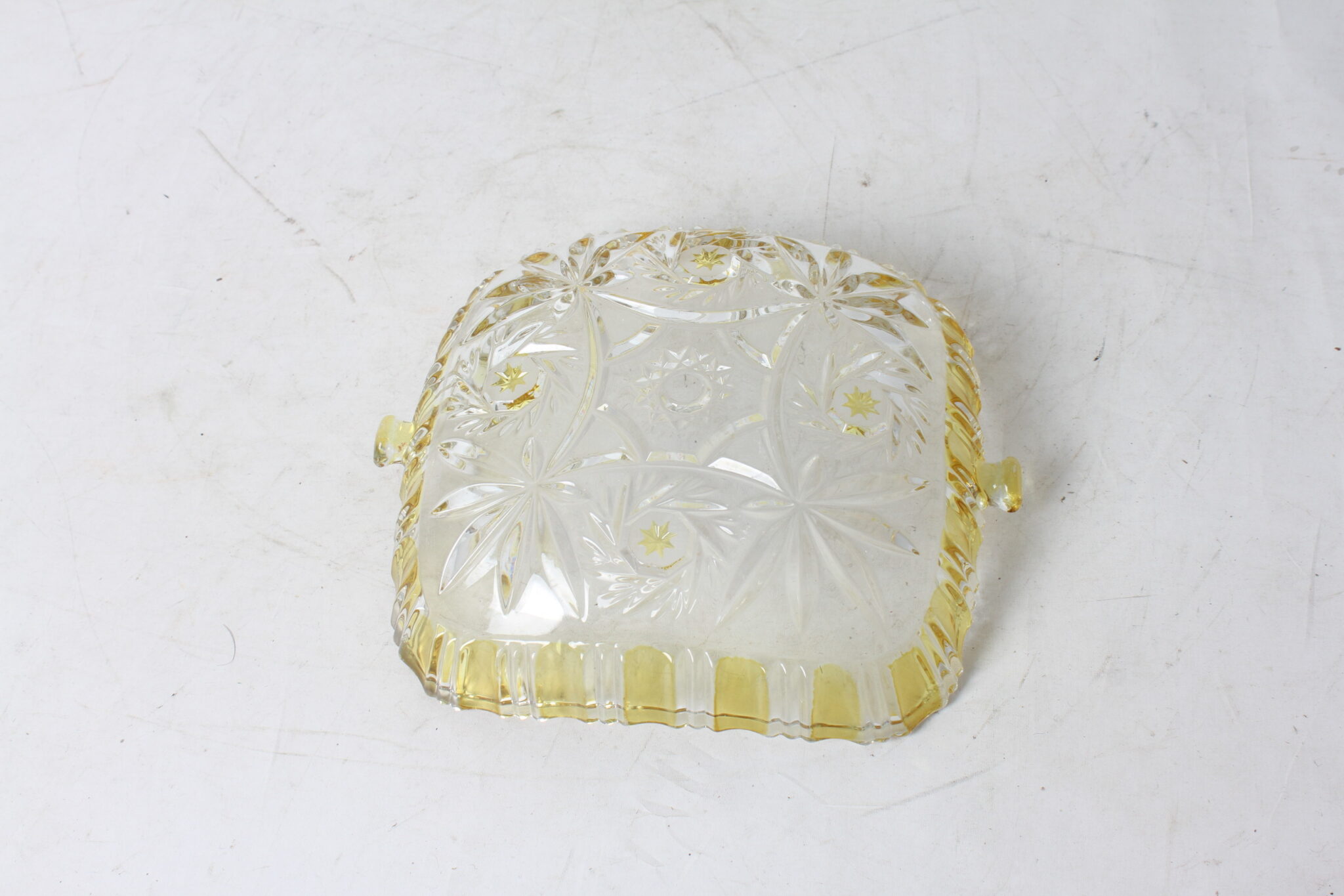 coupelle-vintage-en-verre-transparent-jaune-art-de-la-table-objets-deco-occasion-emmaus-scherwiller-etikette (1)