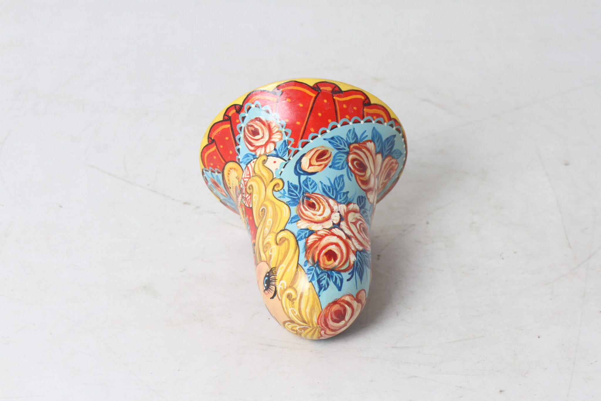 culbuto-poupee-russe-matriochka-grelot-bois-objets-deco-occasion-emmaus-scherwiller-etikette (1)