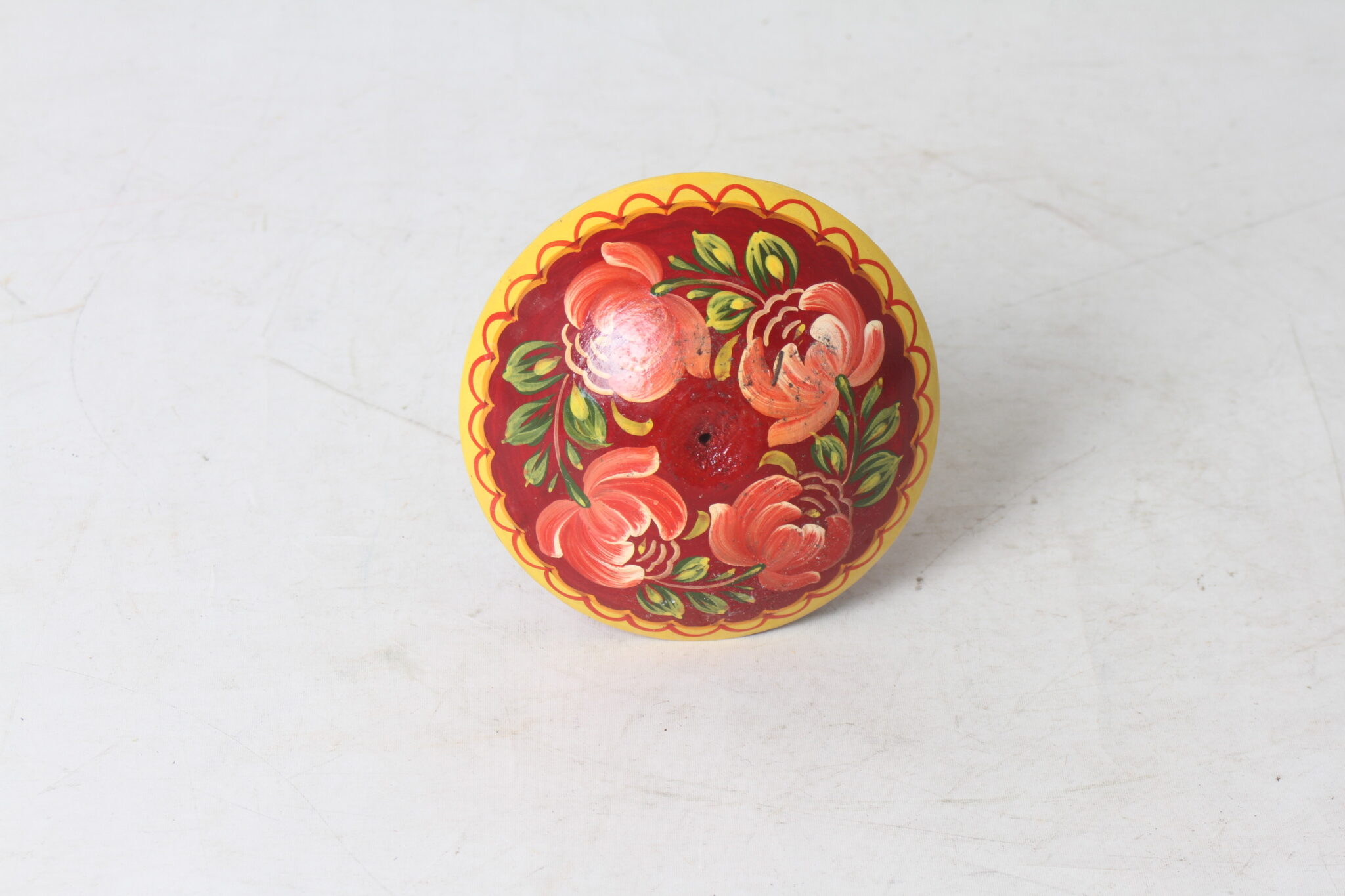 culbuto-poupee-russe-matriochka-grelot-bois-objets-deco-occasion-emmaus-scherwiller-etikette (4)