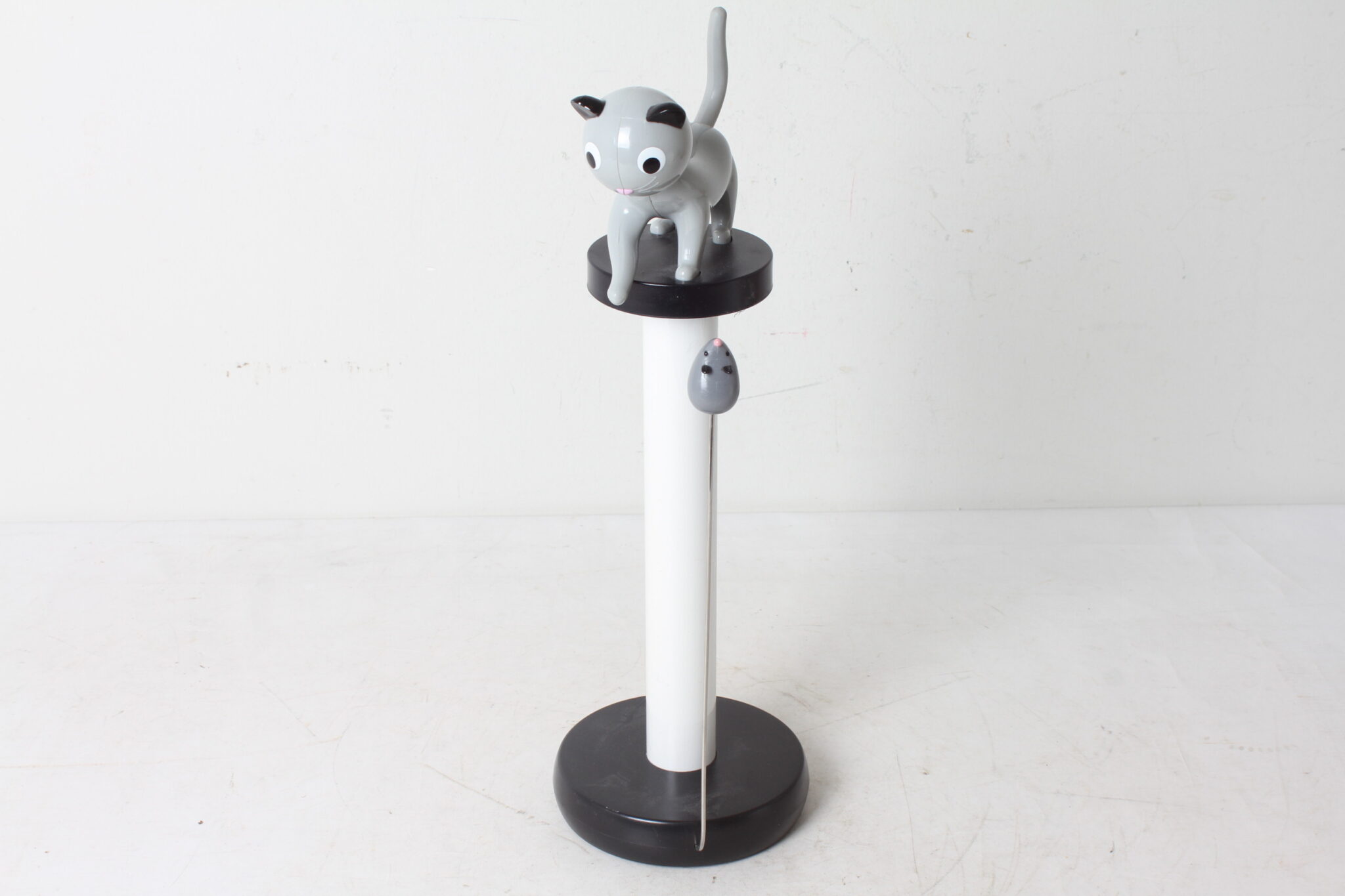 derouleur-a-essuie-tout-rigolo-marque-pylones-design-crea-crea-plastique-art-de-la-table-occasion-emmaus-scherwiller-etikette (3)