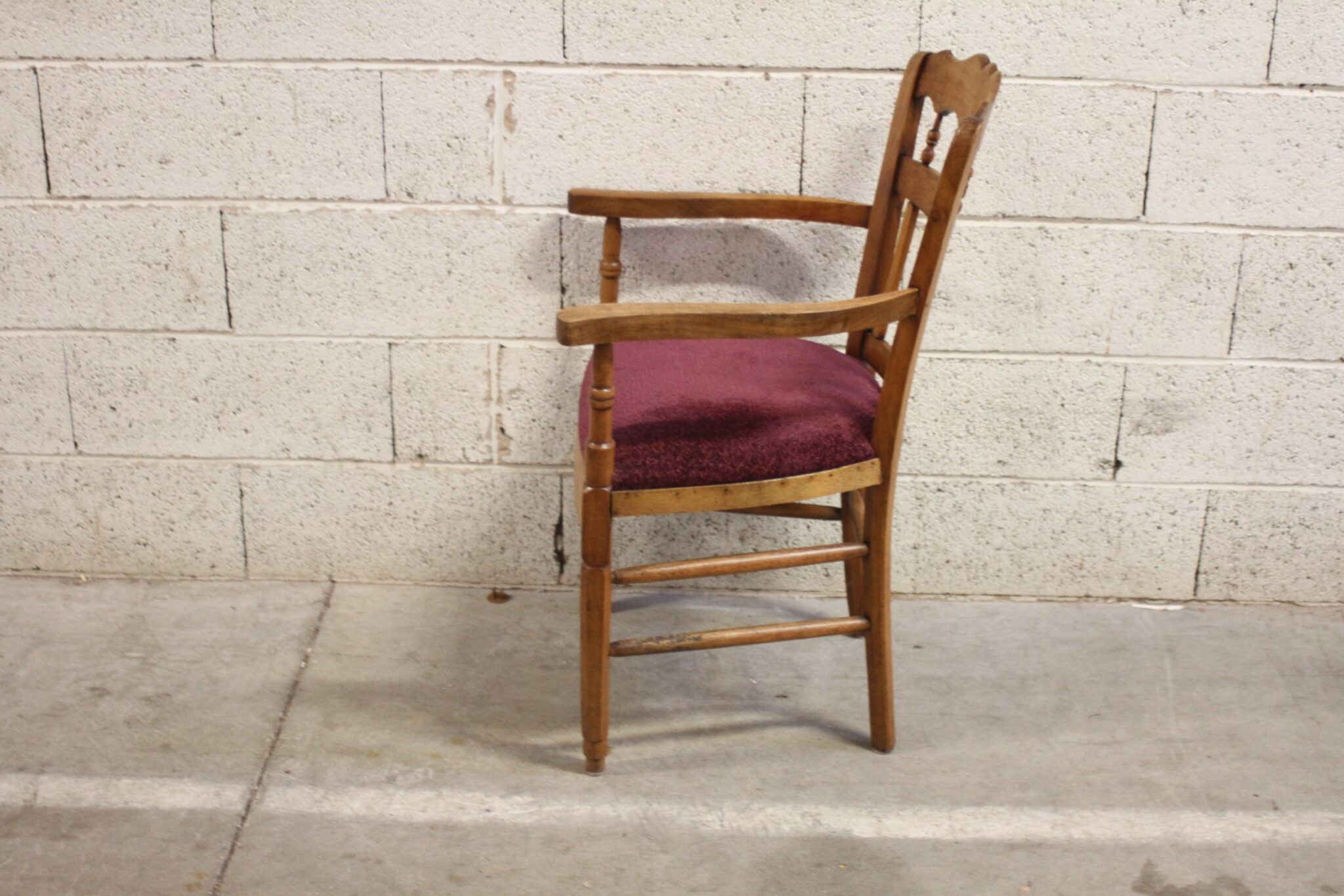 fauteuil-d'appoint-style-art-nouveau-bois-tissu-bouclettes-mobilier-brocante-occasion-emmaus-scherwiller-etikette (1)