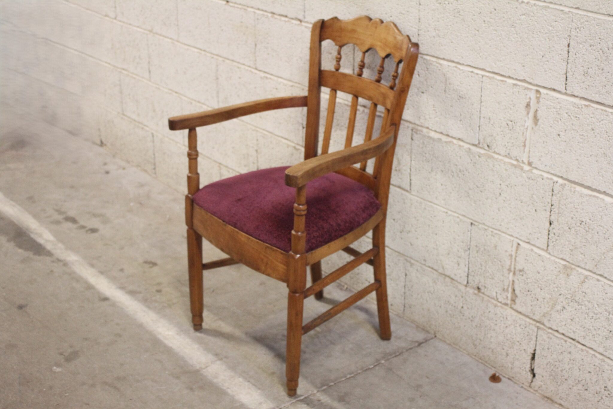 fauteuil-d'appoint-style-art-nouveau-bois-tissu-bouclettes-mobilier-brocante-occasion-emmaus-scherwiller-etikette (2)