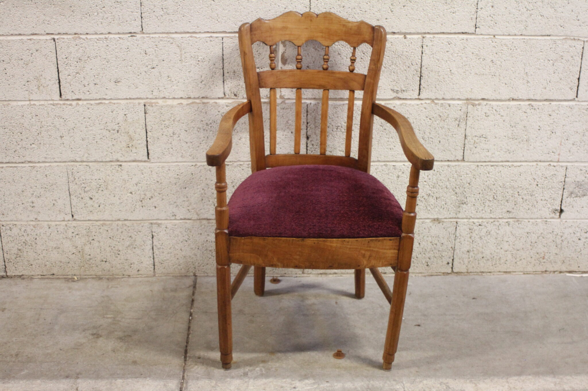 fauteuil-d'appoint-style-art-nouveau-bois-tissu-bouclettes-mobilier-brocante-occasion-emmaus-scherwiller-etikette (3)