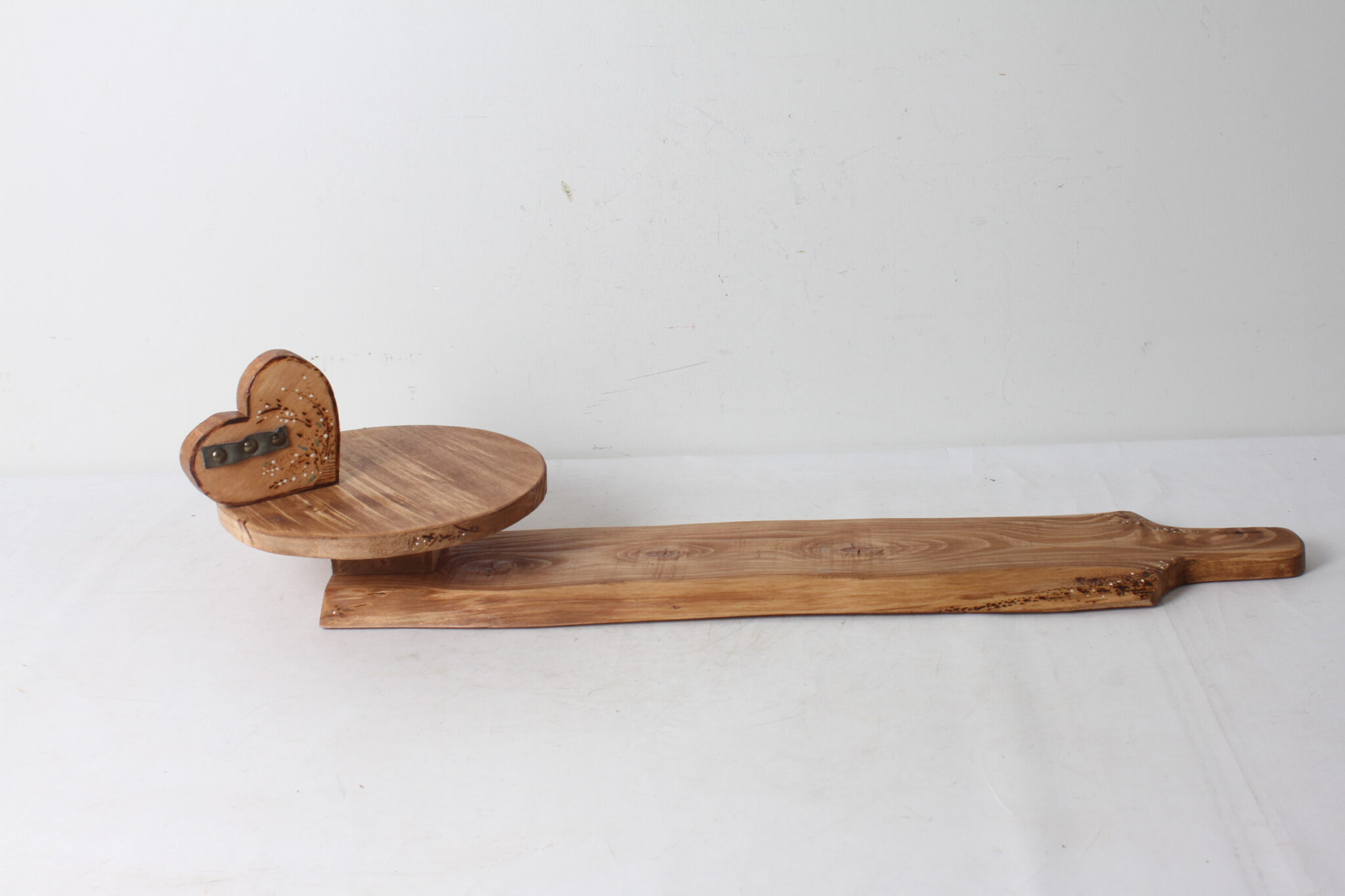 grande-planche-presentation-aperitif-bois-plateau-pivotant-porte-pic-art-de-la-table-occasion-emmaus-scherwiller-etikette (3)